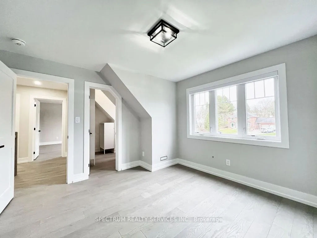Photo 23 of 16 McGuire Court, King, Schomberg — HOMEH