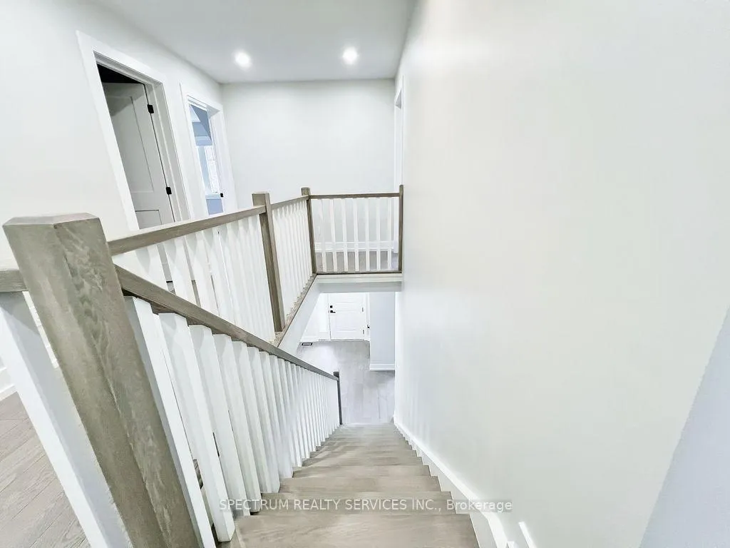Photo 27 of 16 McGuire Court, King, Schomberg — HOMEH