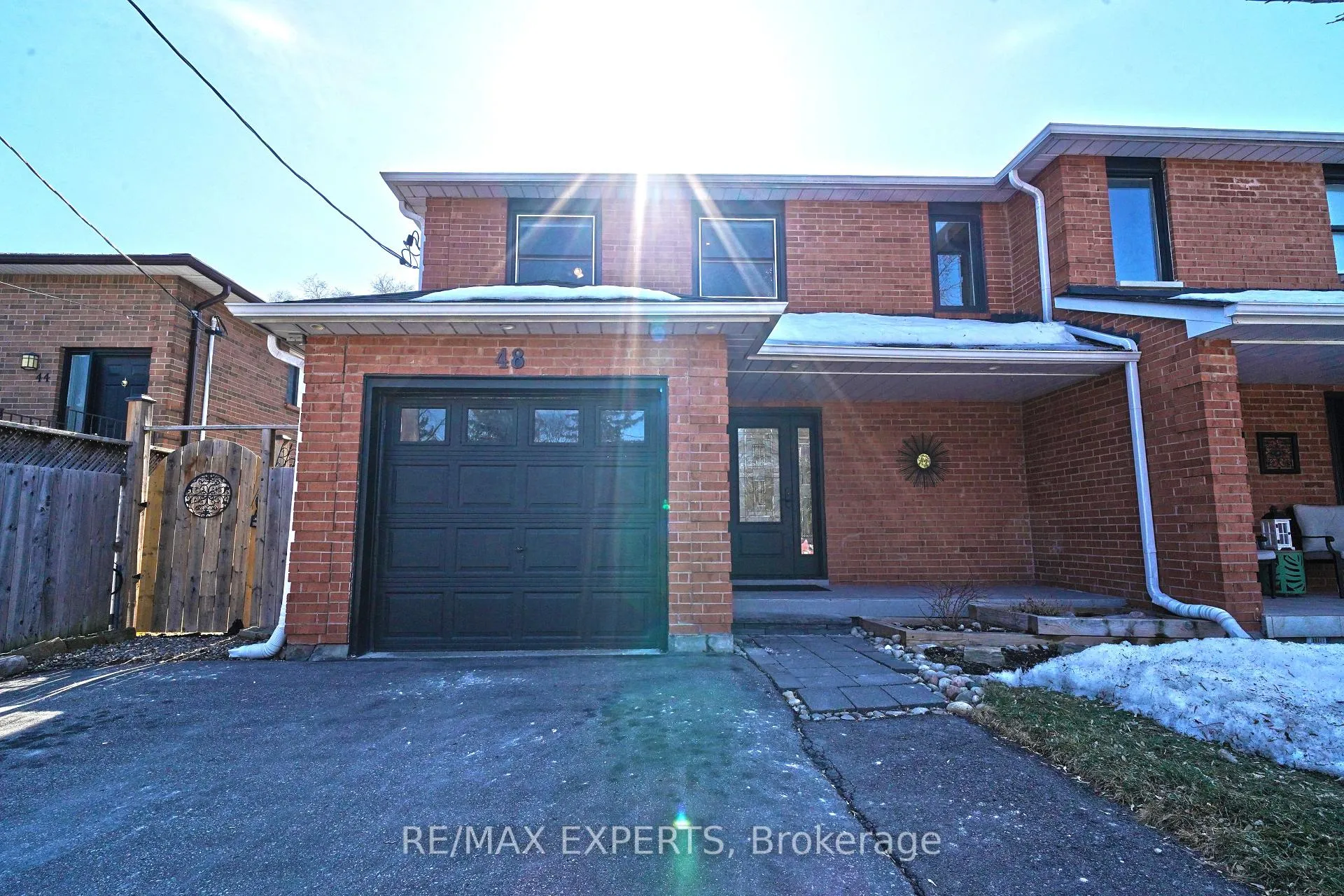 Photo 1 of 48 Sackville Street, Caledon, Bolton West — HOMEH