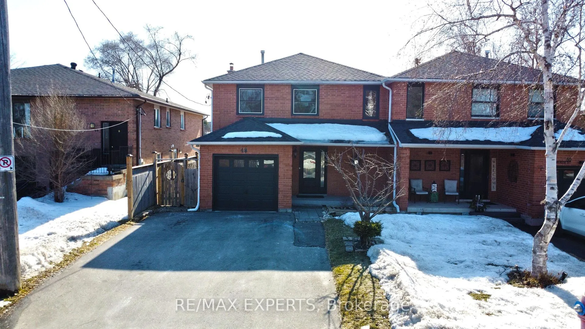 Photo 2 of 48 Sackville Street, Caledon, Bolton West — HOMEH