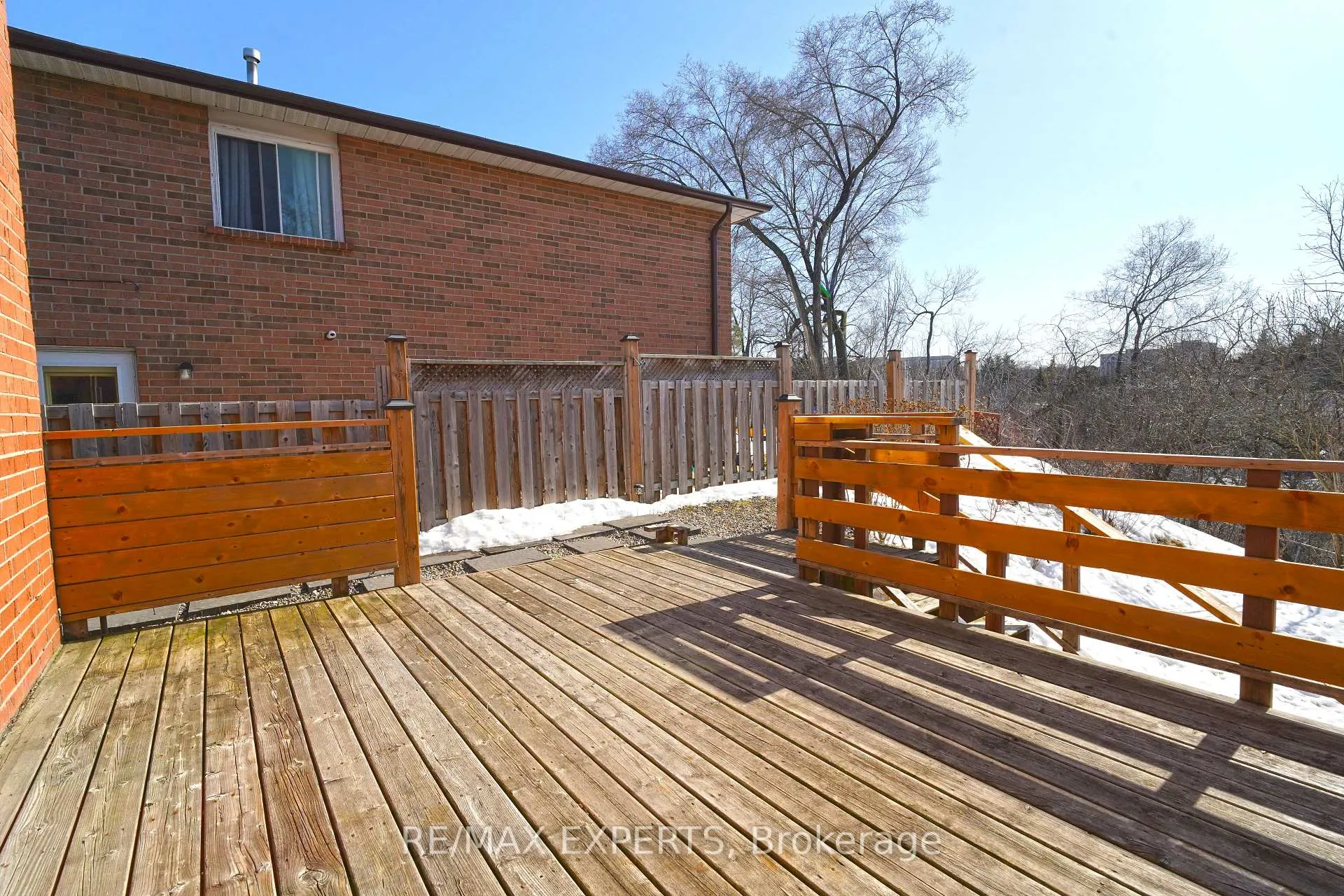 Photo 26 of 48 Sackville Street, Caledon, Bolton West — HOMEH