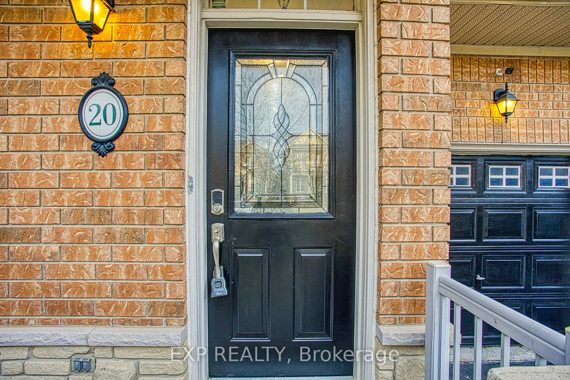 Photo 2 of 20 Goldeye Drive, Hamilton, Winona Park — HOMEH