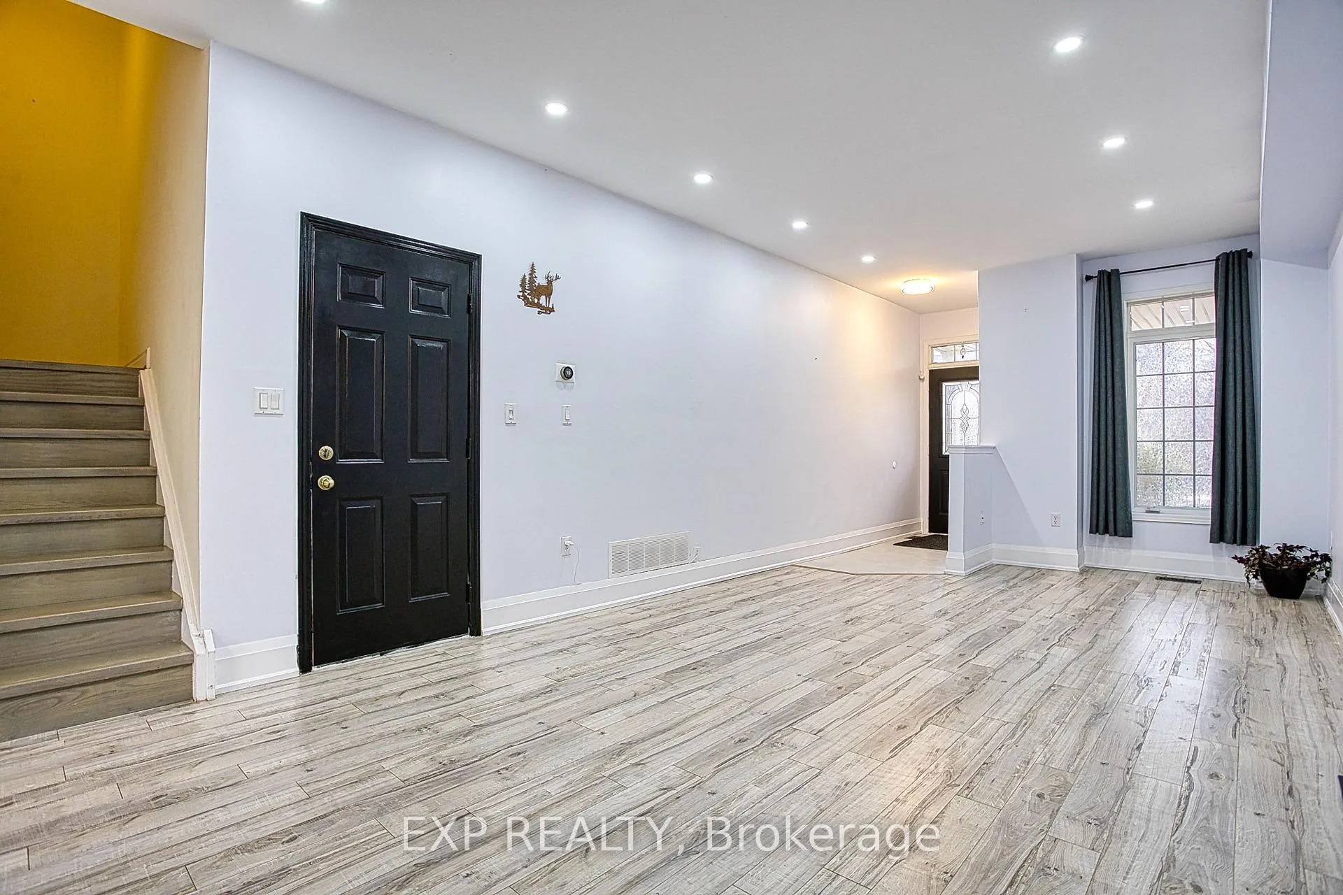 Photo 7 of 20 Goldeye Drive, Hamilton, Winona Park — HOMEH