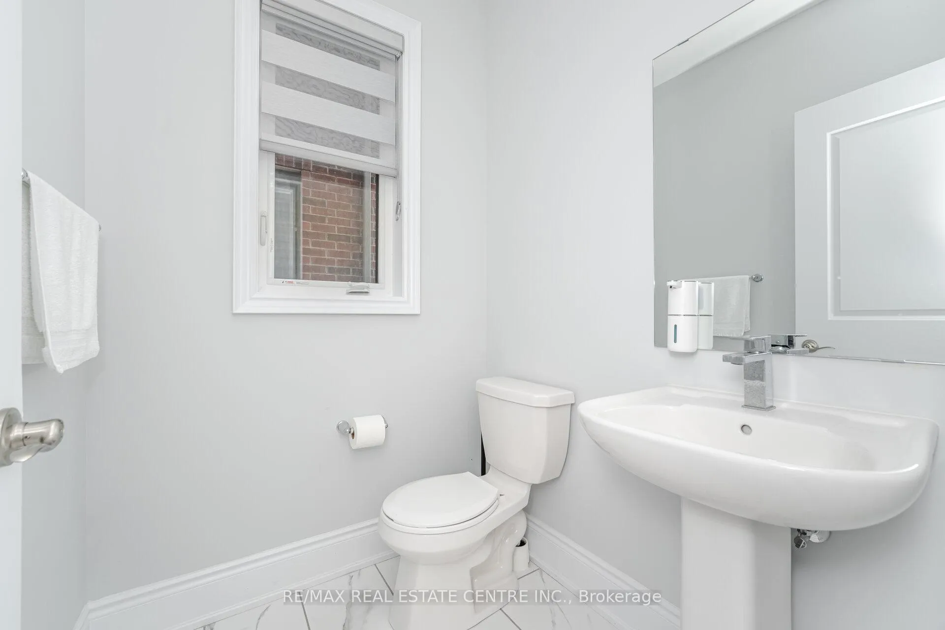 Photo 20 of 37 Periwinkle Road, Springwater, Midhurst — HOMEH