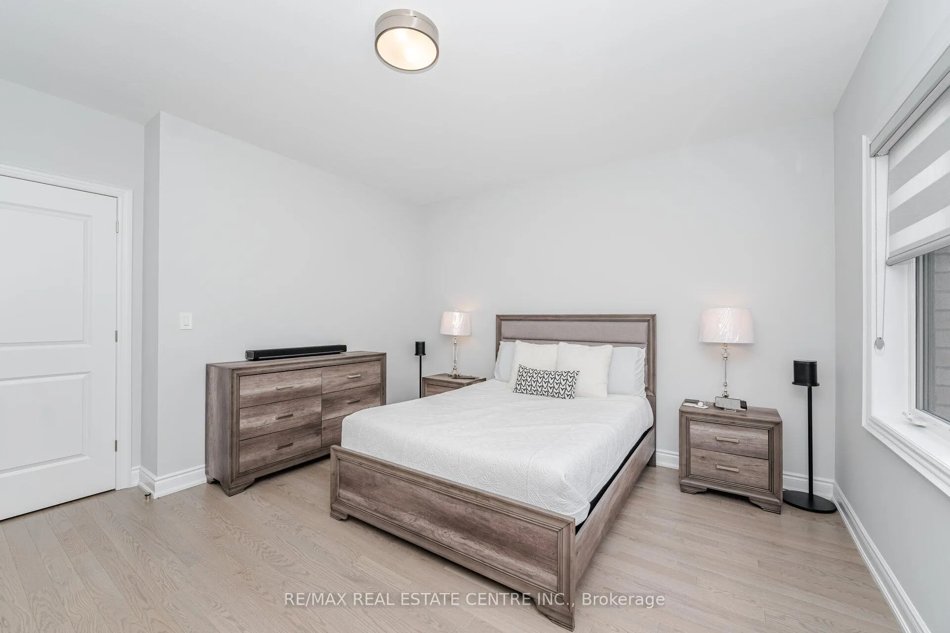 Photo 25 of 37 Periwinkle Road, Springwater, Midhurst — HOMEH