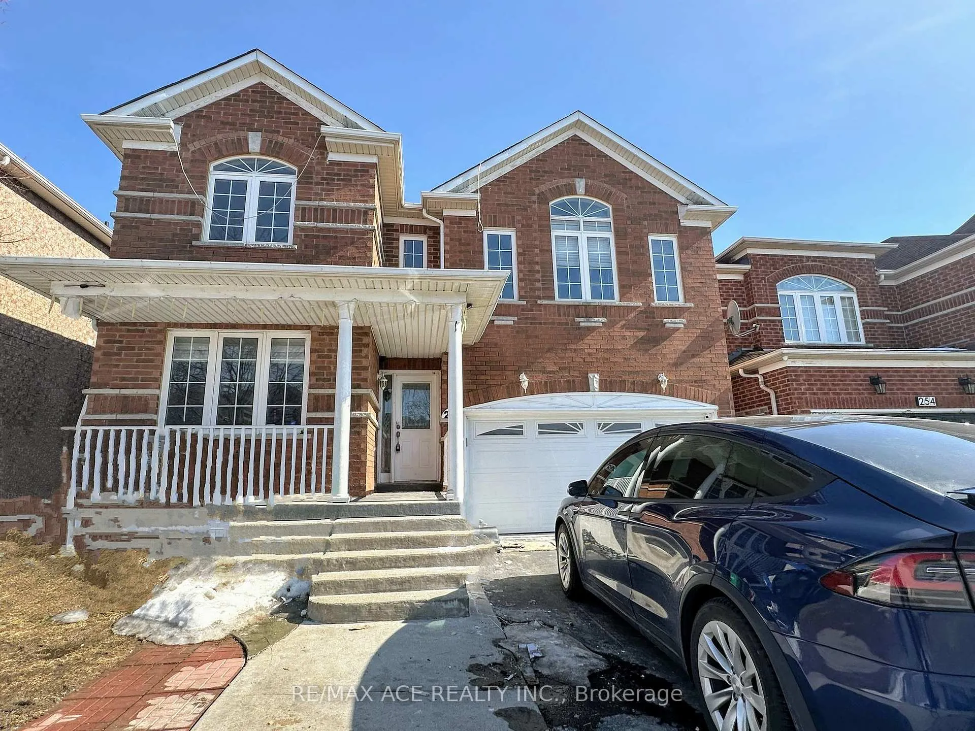 Photo 1 of 252 Van Scott Drive, Brampton, Northwest Sandalwood Parkway — HOMEH