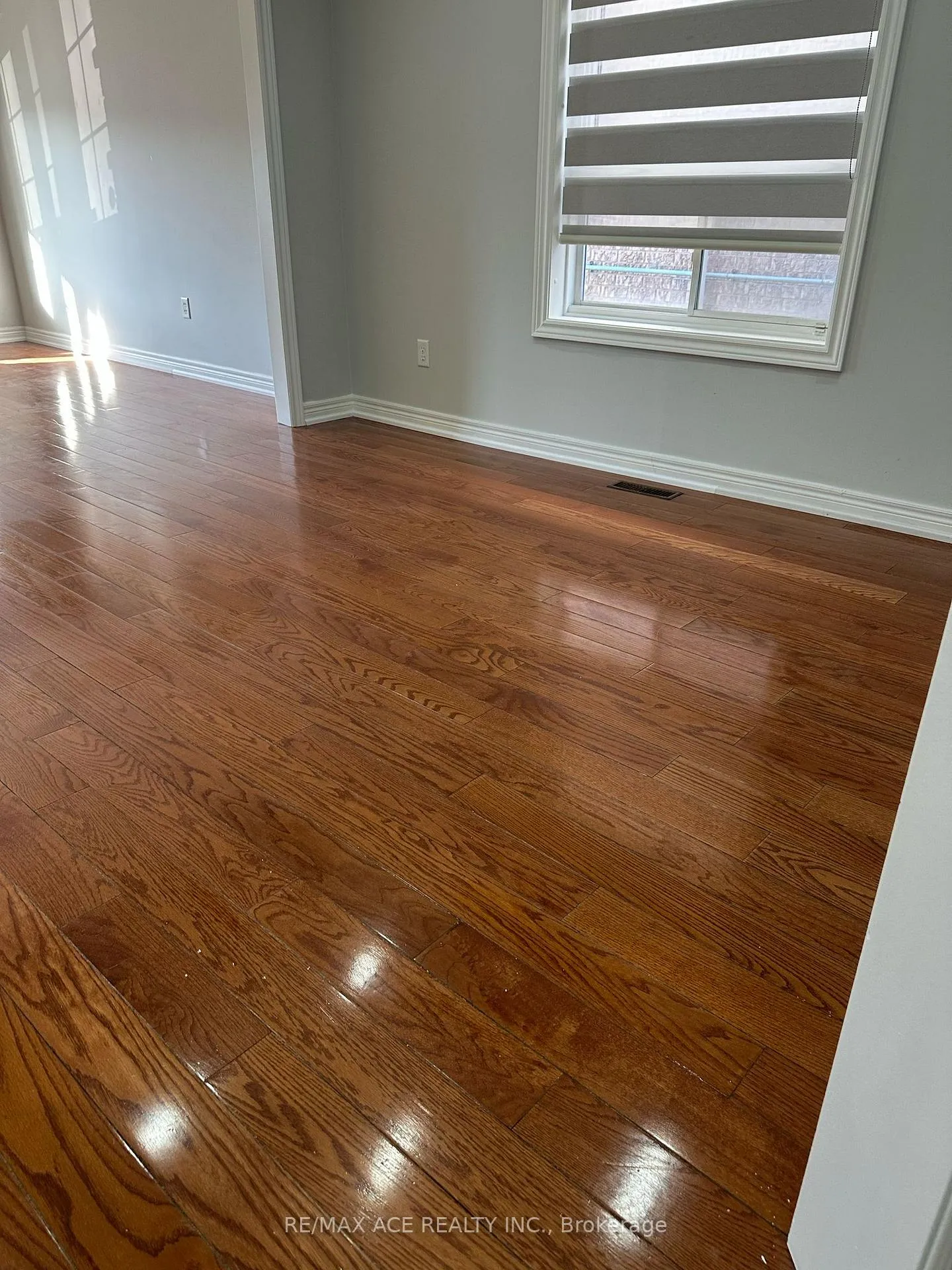 Photo 5 of 252 Van Scott Drive, Brampton, Northwest Sandalwood Parkway — HOMEH