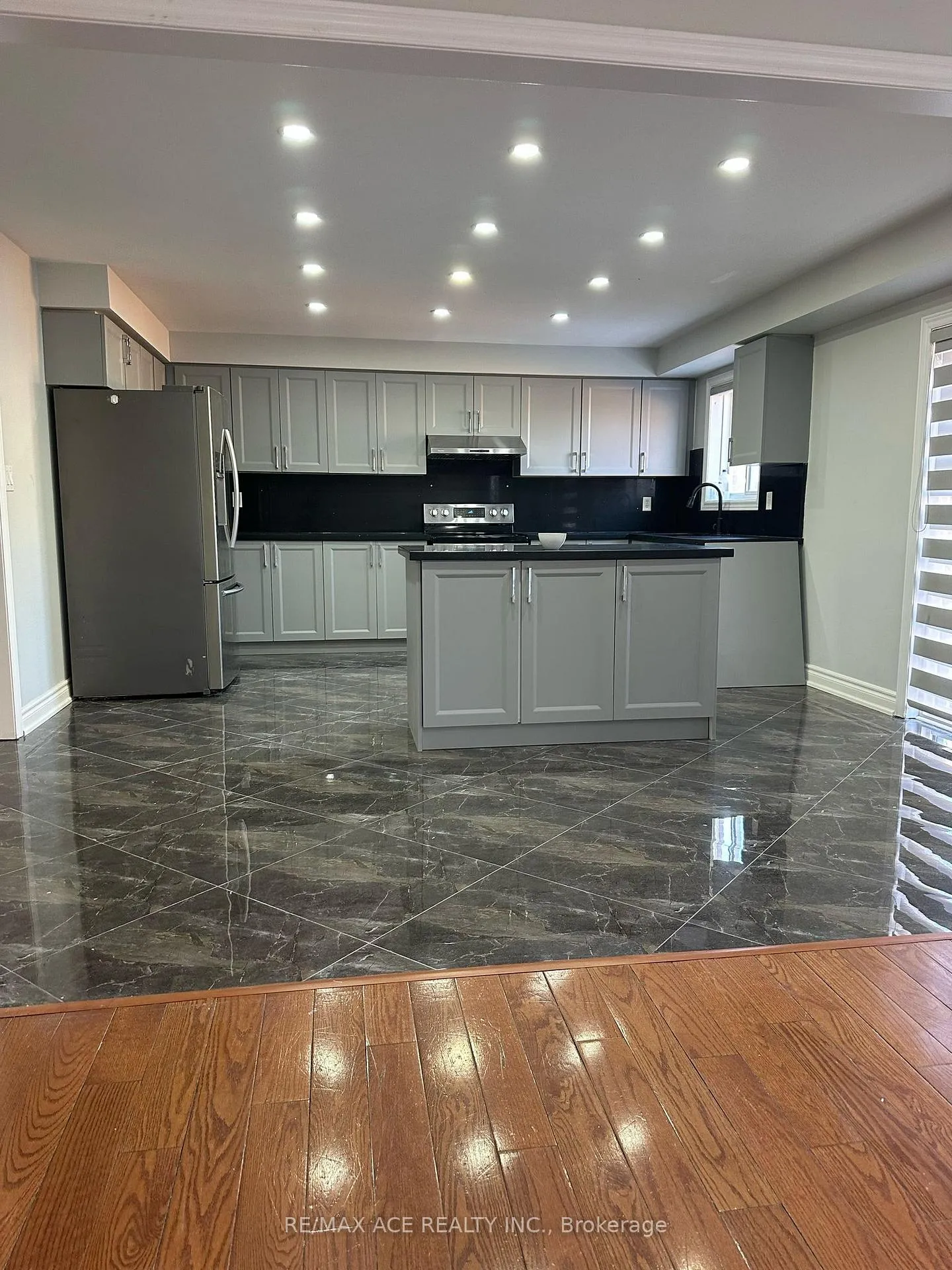 Photo 6 of 252 Van Scott Drive, Brampton, Northwest Sandalwood Parkway — HOMEH