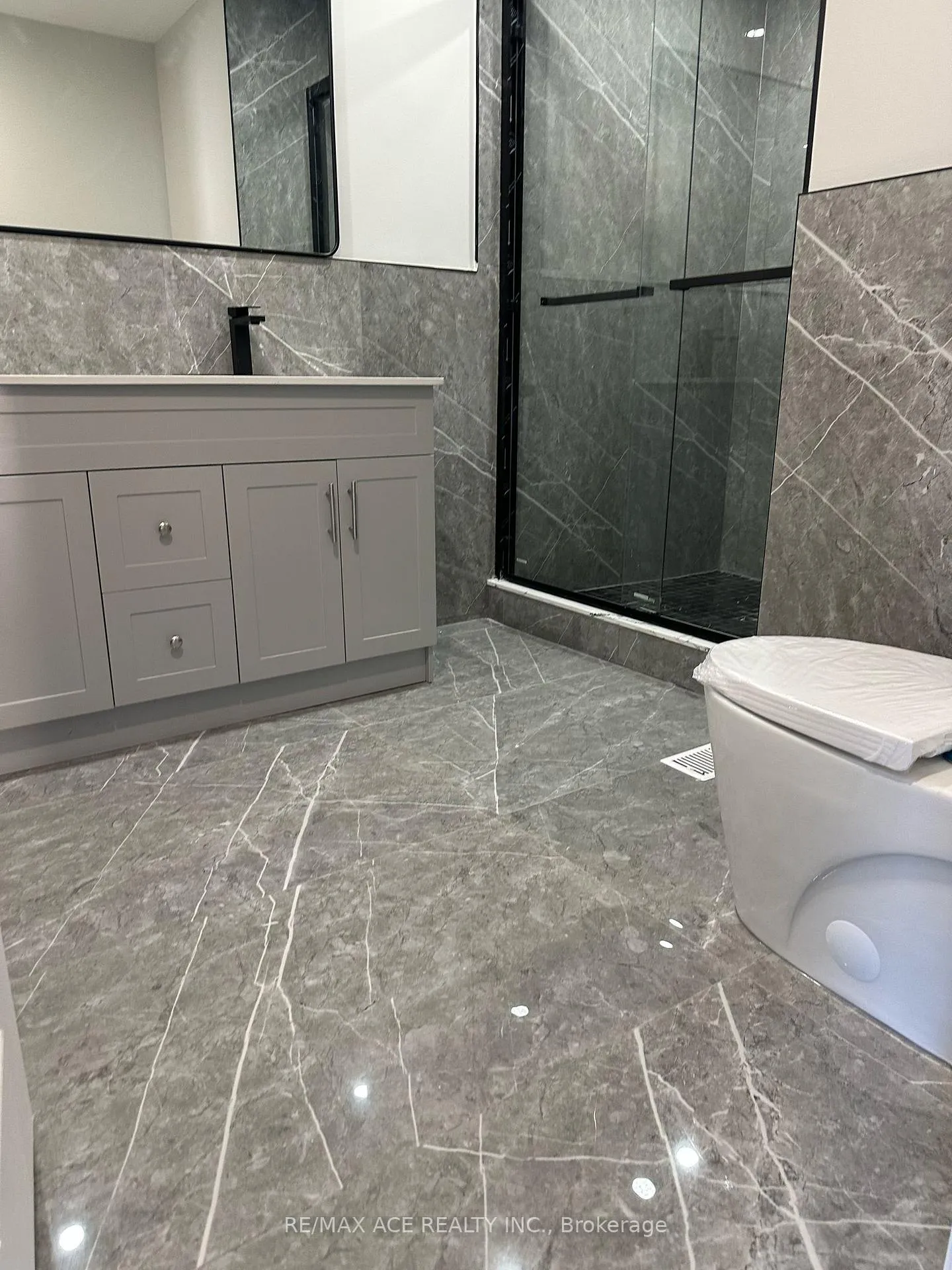 Photo 17 of 252 Van Scott Drive, Brampton, Northwest Sandalwood Parkway — HOMEH