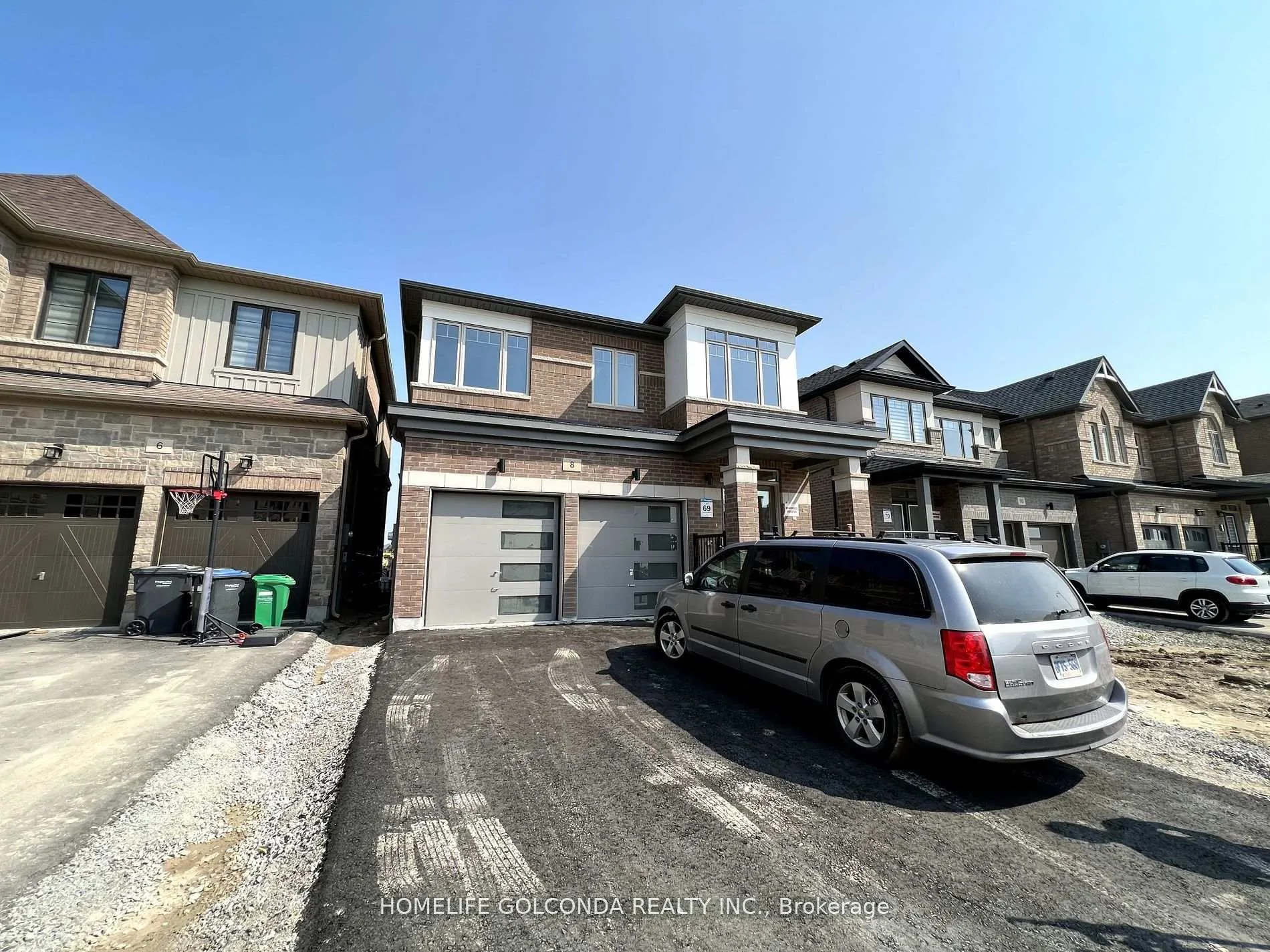 Front of Unit Upper, 8 Madawaska Road