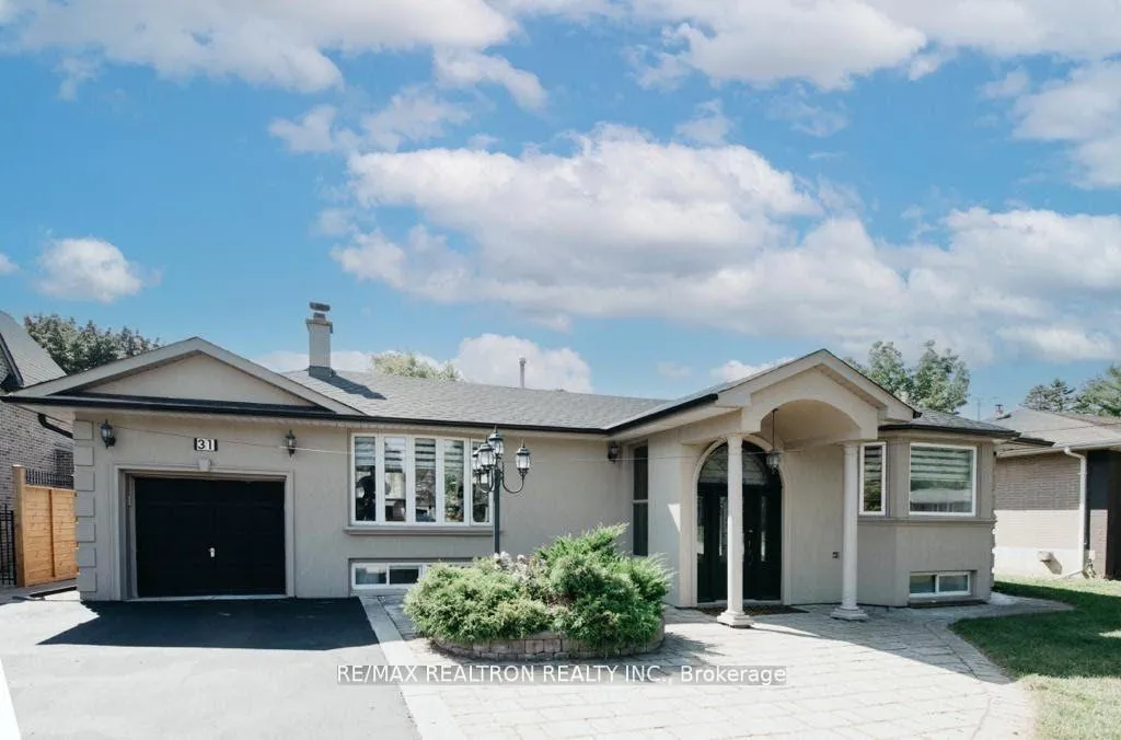 Photo 1 of 31 Goodman Crescent, Vaughan, Maple — HOMEH