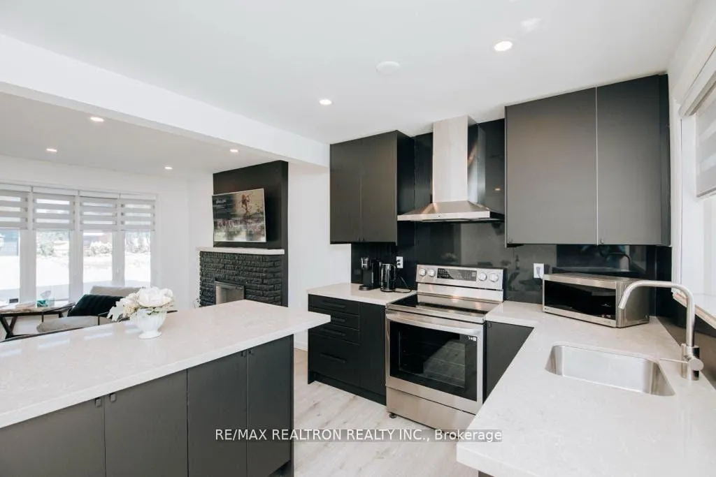 Photo 12 of 31 Goodman Crescent, Vaughan, Maple — HOMEH