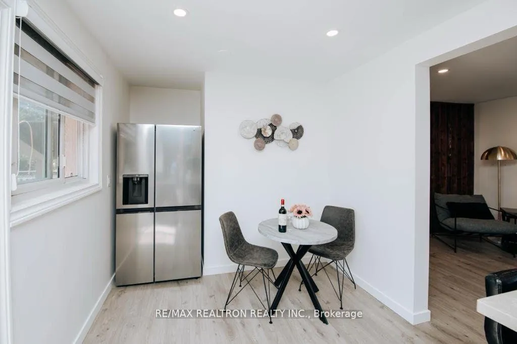 Photo 14 of 31 Goodman Crescent, Vaughan, Maple — HOMEH