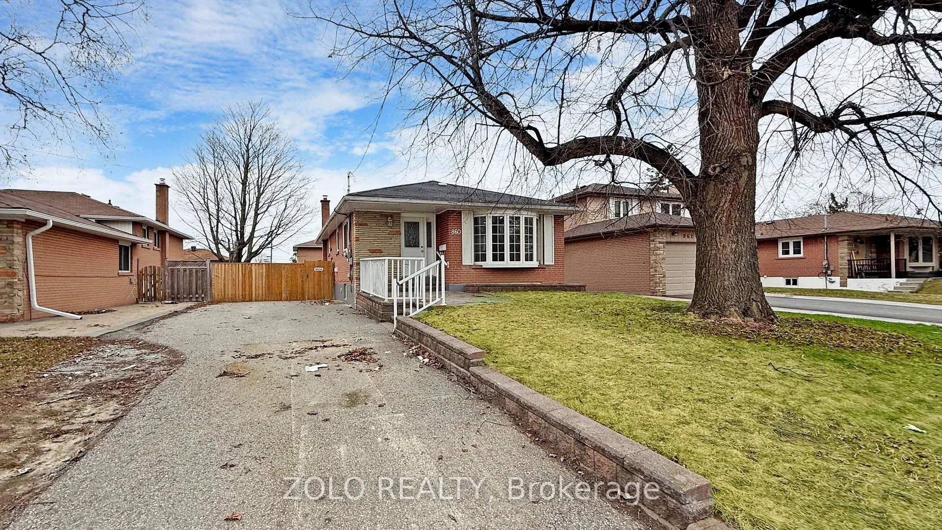 Photo 1 of 860 Sanok Drive, Pickering, West Shore — HOMEH