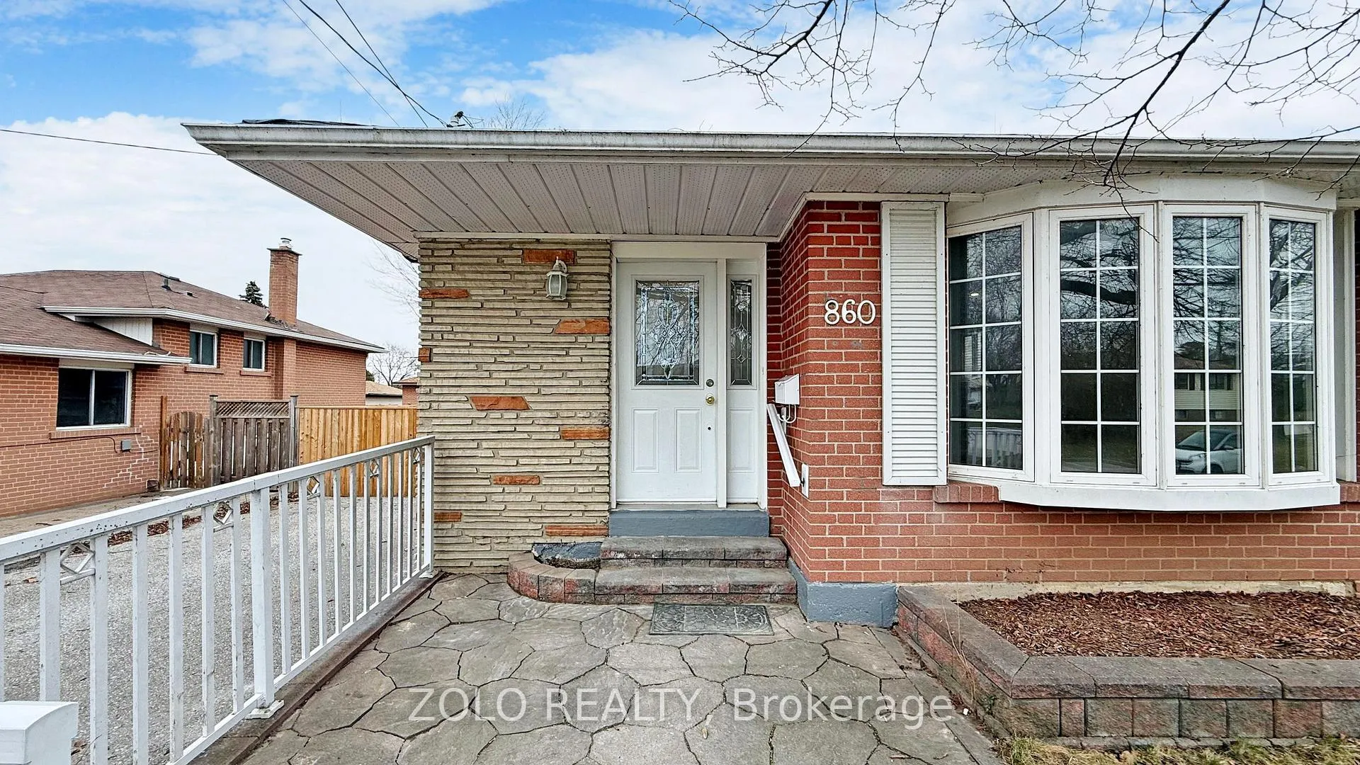 Photo 3 of 860 Sanok Drive, Pickering, West Shore — HOMEH