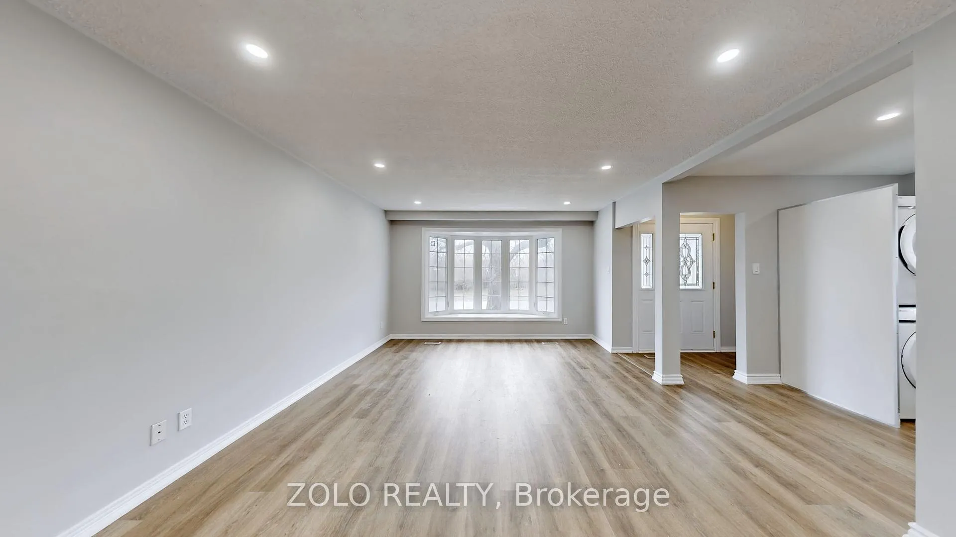 Photo 6 of 860 Sanok Drive, Pickering, West Shore — HOMEH