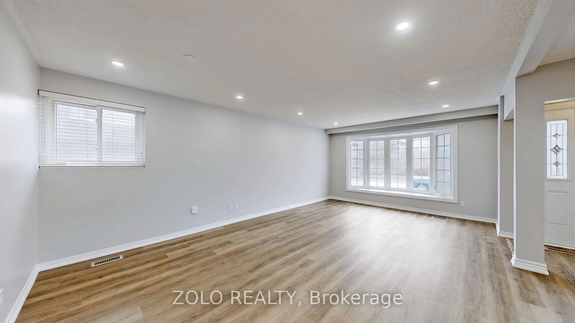 Photo 7 of 860 Sanok Drive, Pickering, West Shore — HOMEH