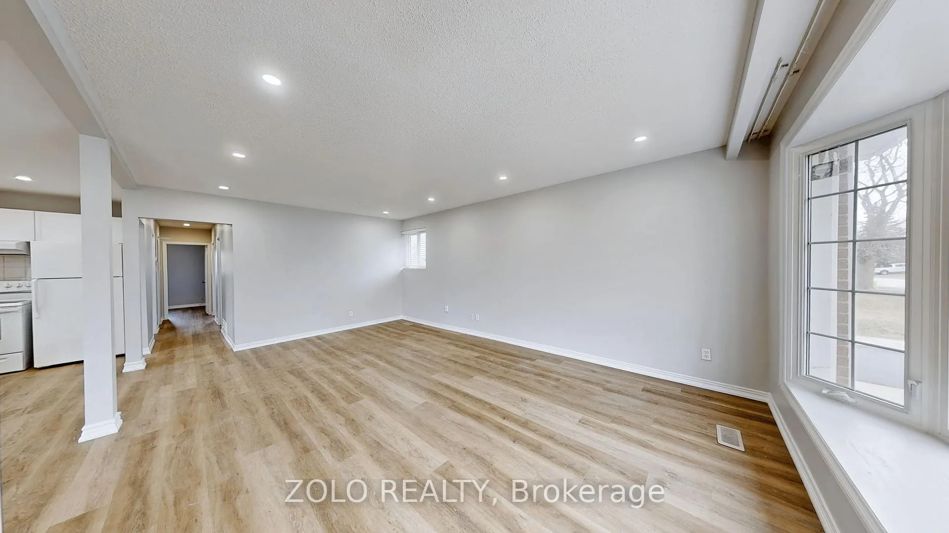 Photo 8 of 860 Sanok Drive, Pickering, West Shore — HOMEH