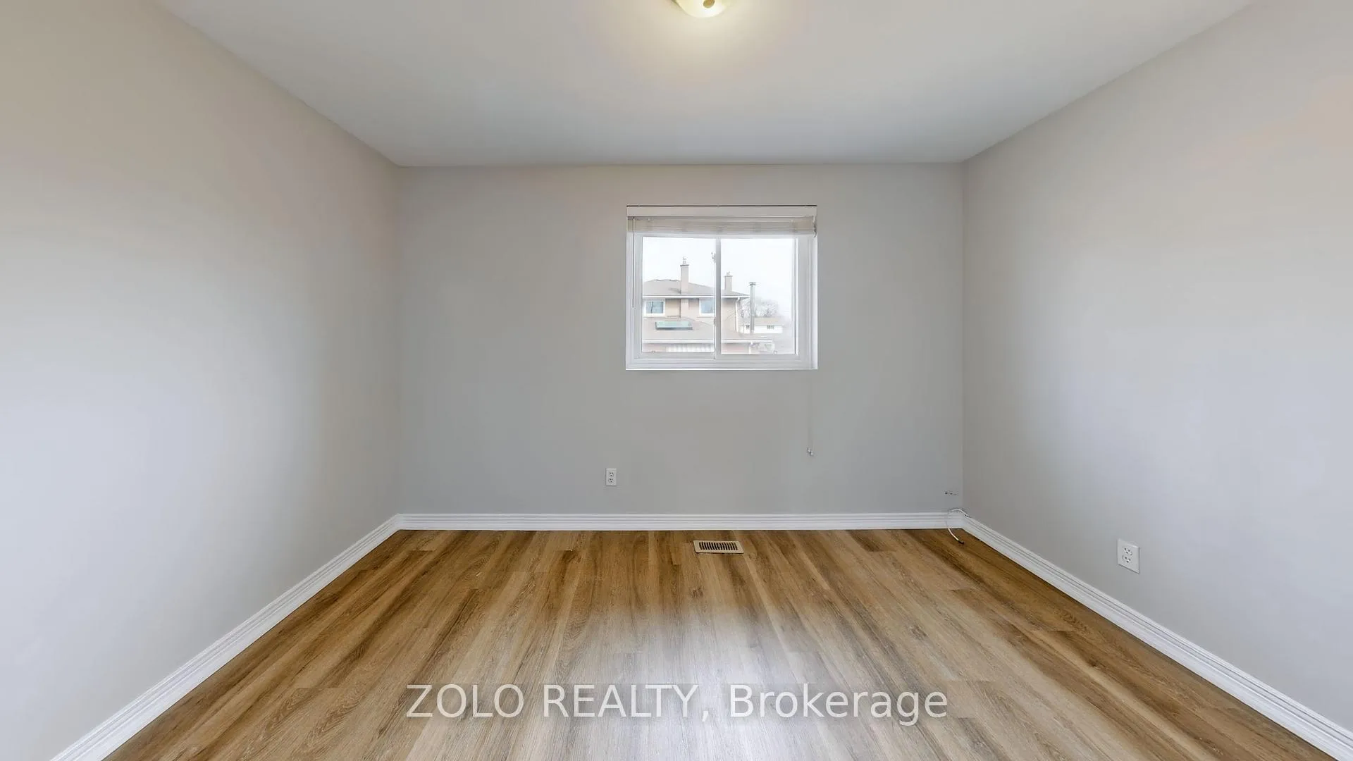 Photo 13 of 860 Sanok Drive, Pickering, West Shore — HOMEH