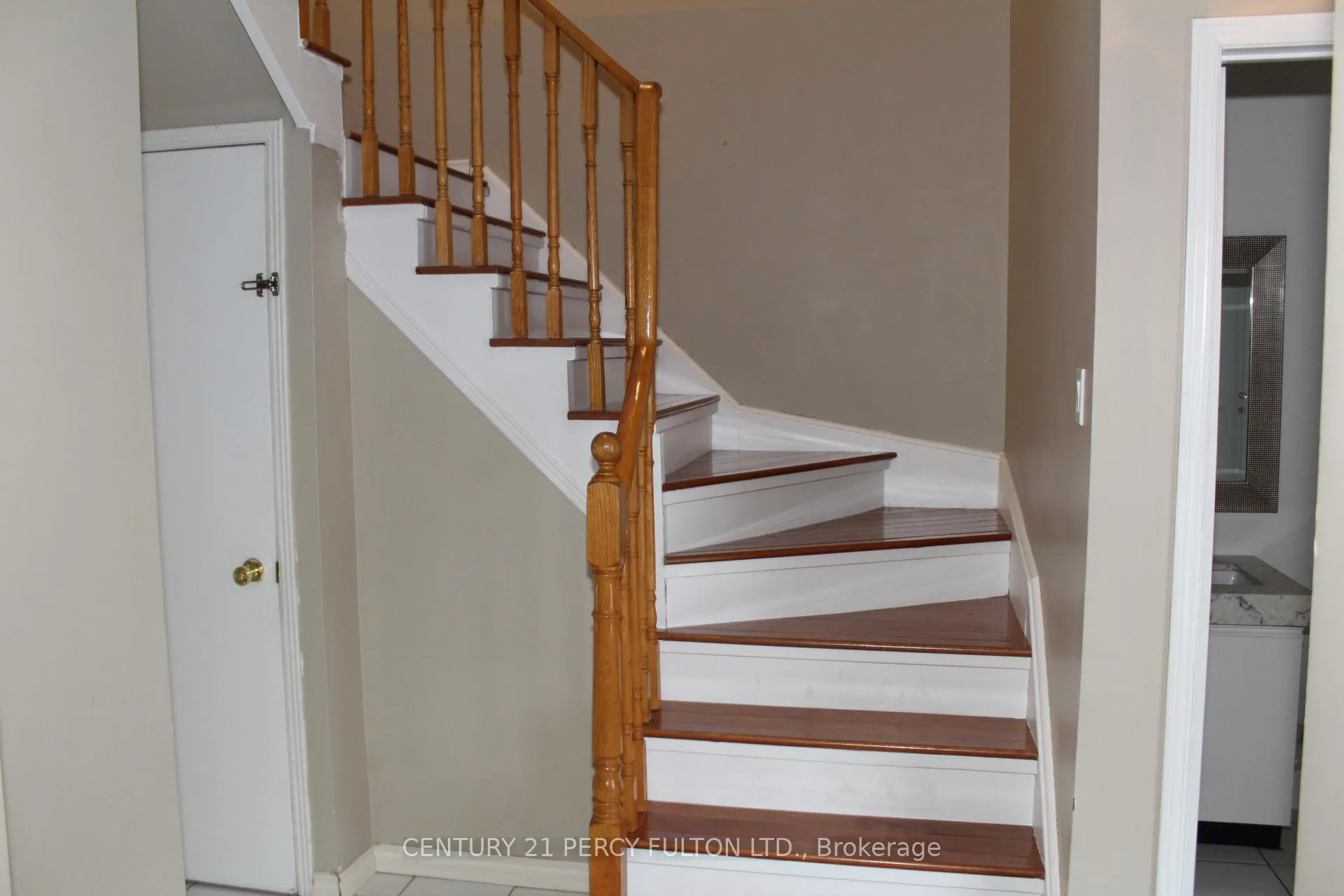 Photo 9 of 83 Barnes Drive, Ajax, Central — HOMEH