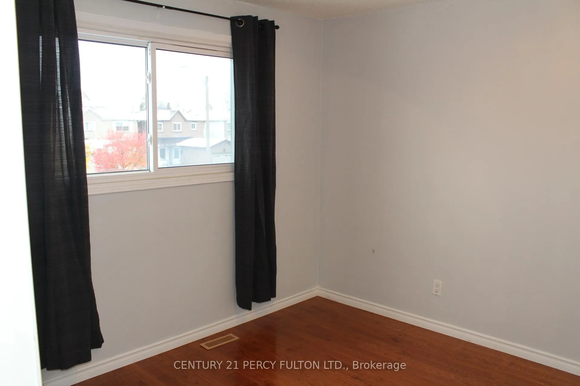 Photo 11 of 83 Barnes Drive, Ajax, Central — HOMEH