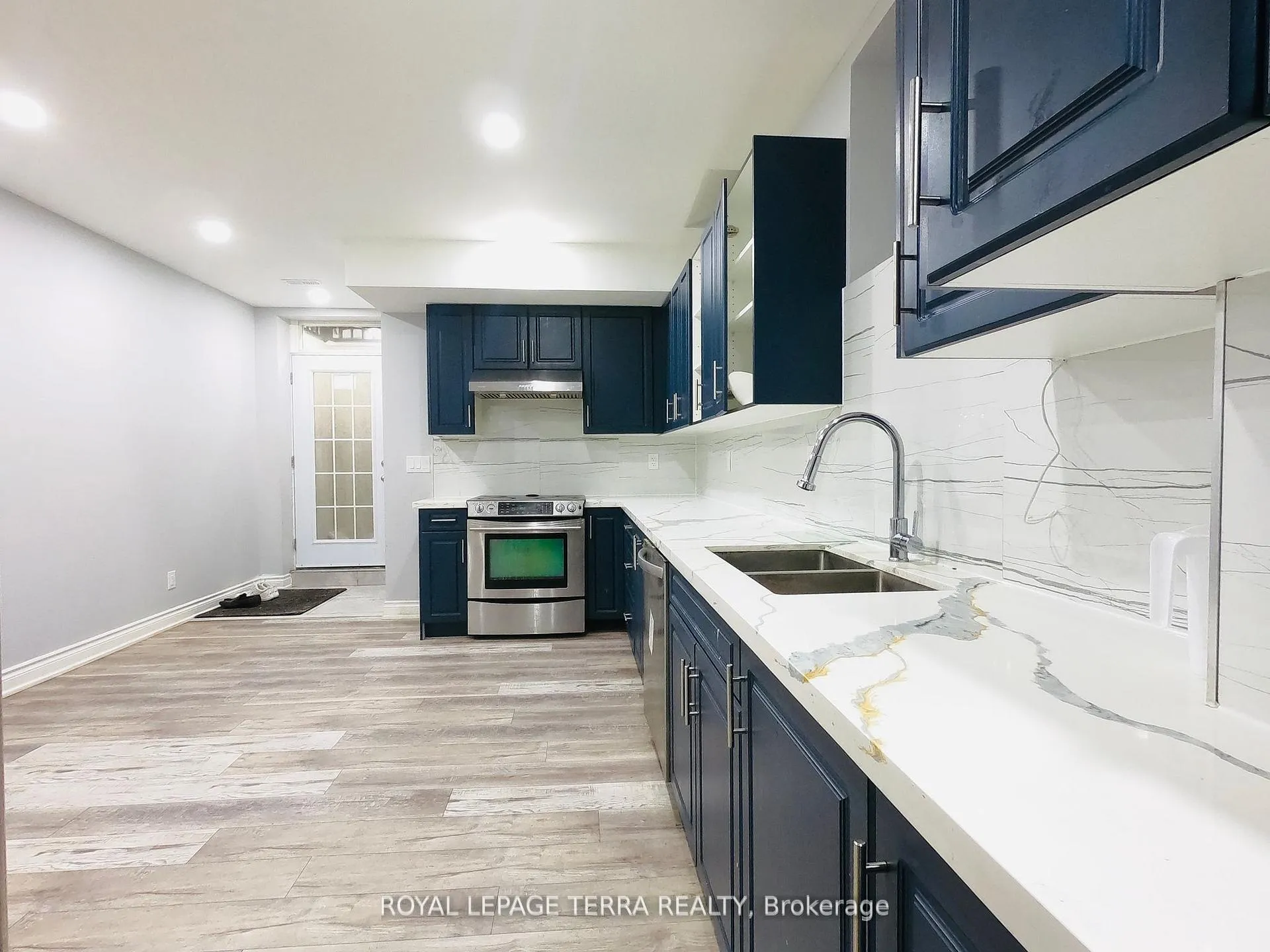 Photo 5 of 2593 Craftsman Drive, Oshawa, Windfields — HOMEH