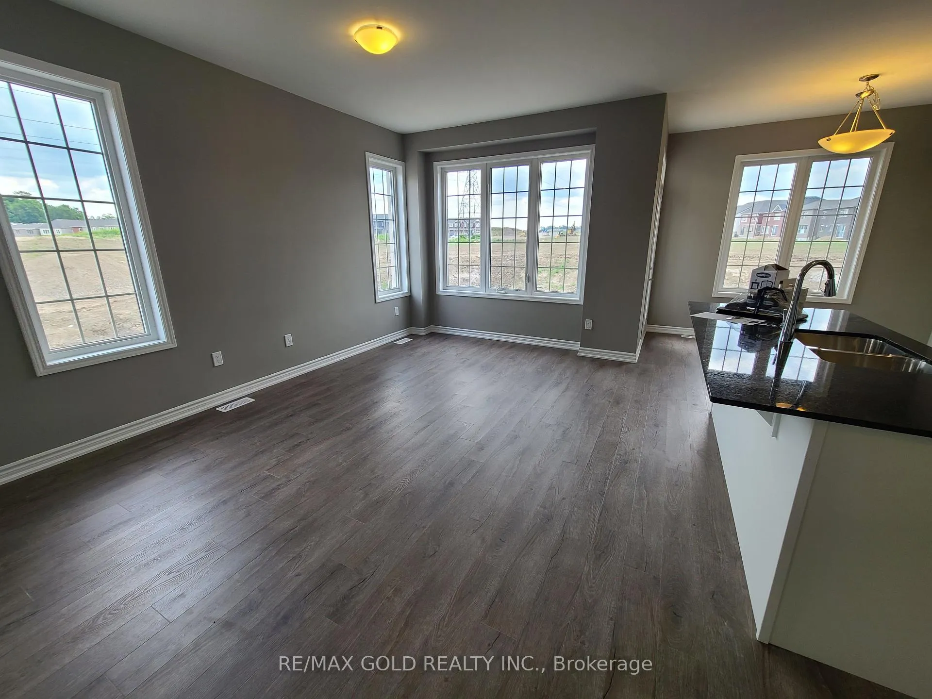 Photo 9 of 202 Histand Trail, Kitchener — HOMEH