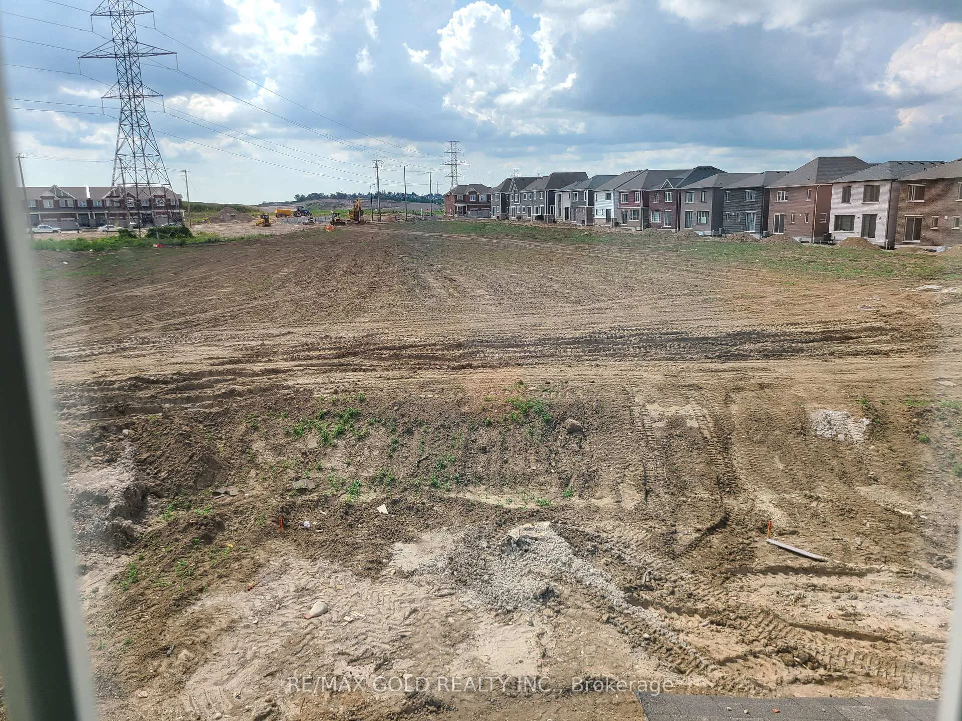 Photo 23 of 202 Histand Trail, Kitchener — HOMEH