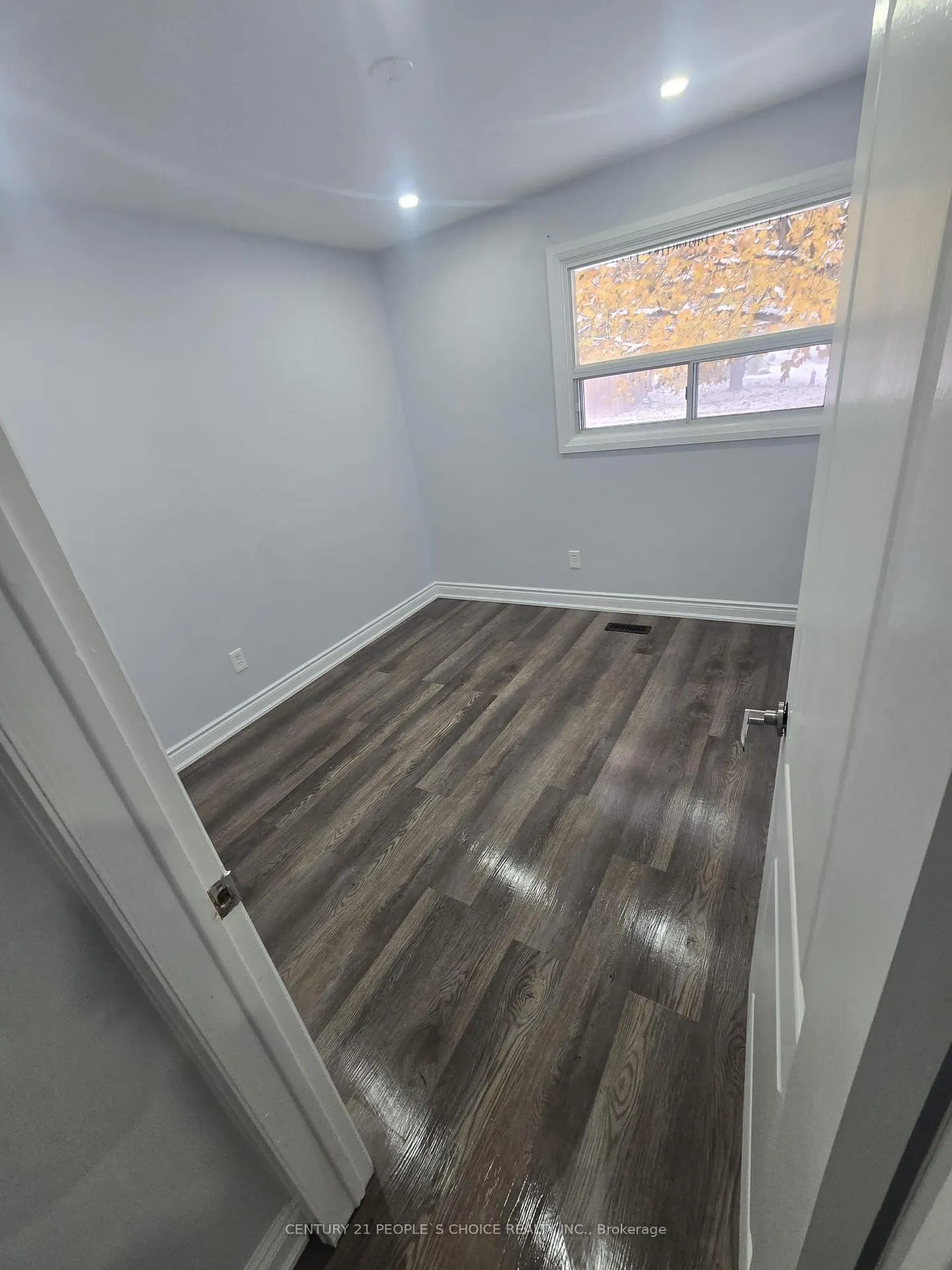 Photo 3 of Unit Upper, 21 Moore Street, Brampton, Brampton West — HOMEH