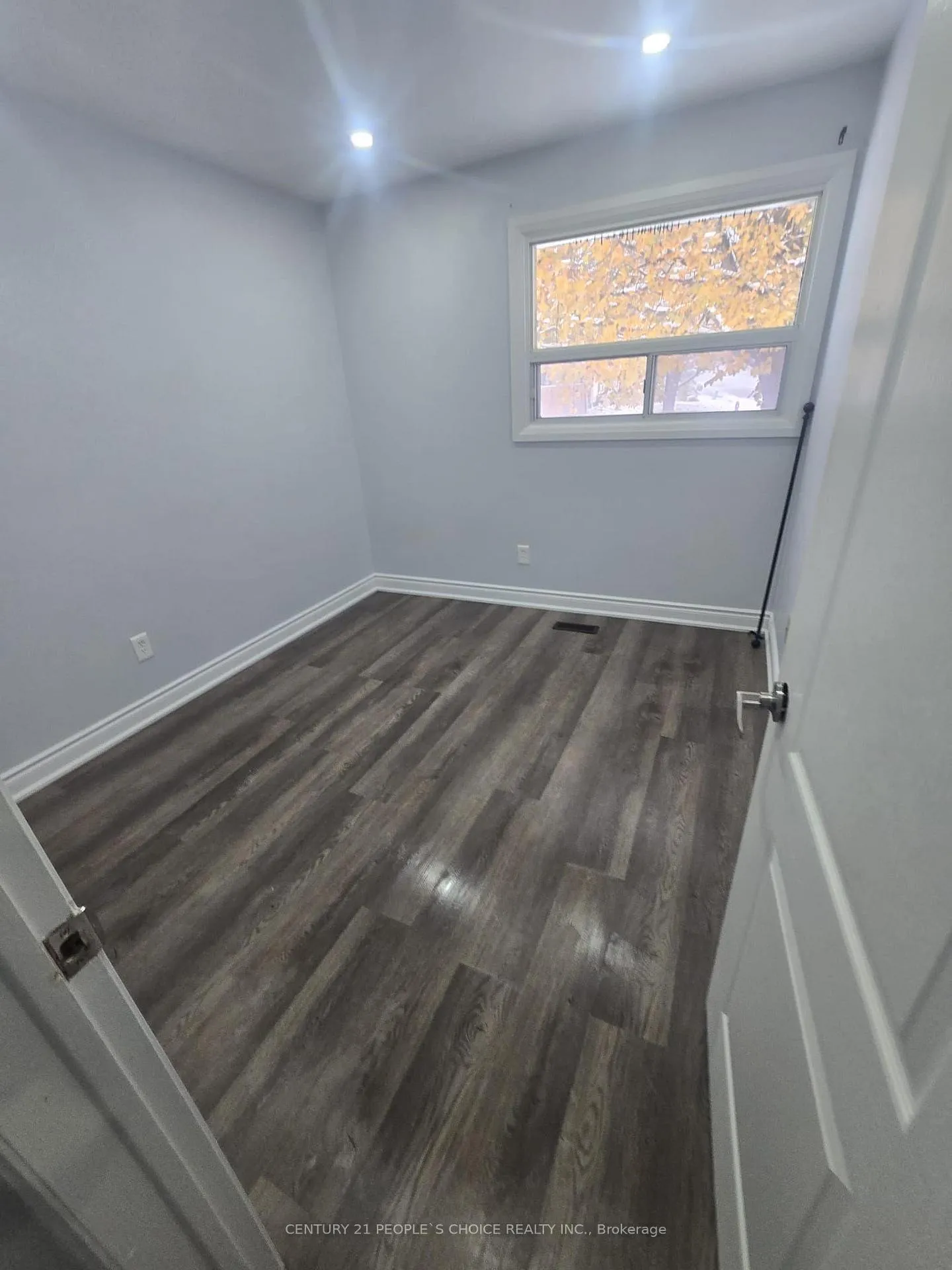 Photo 9 of Unit Upper, 21 Moore Street, Brampton, Brampton West — HOMEH