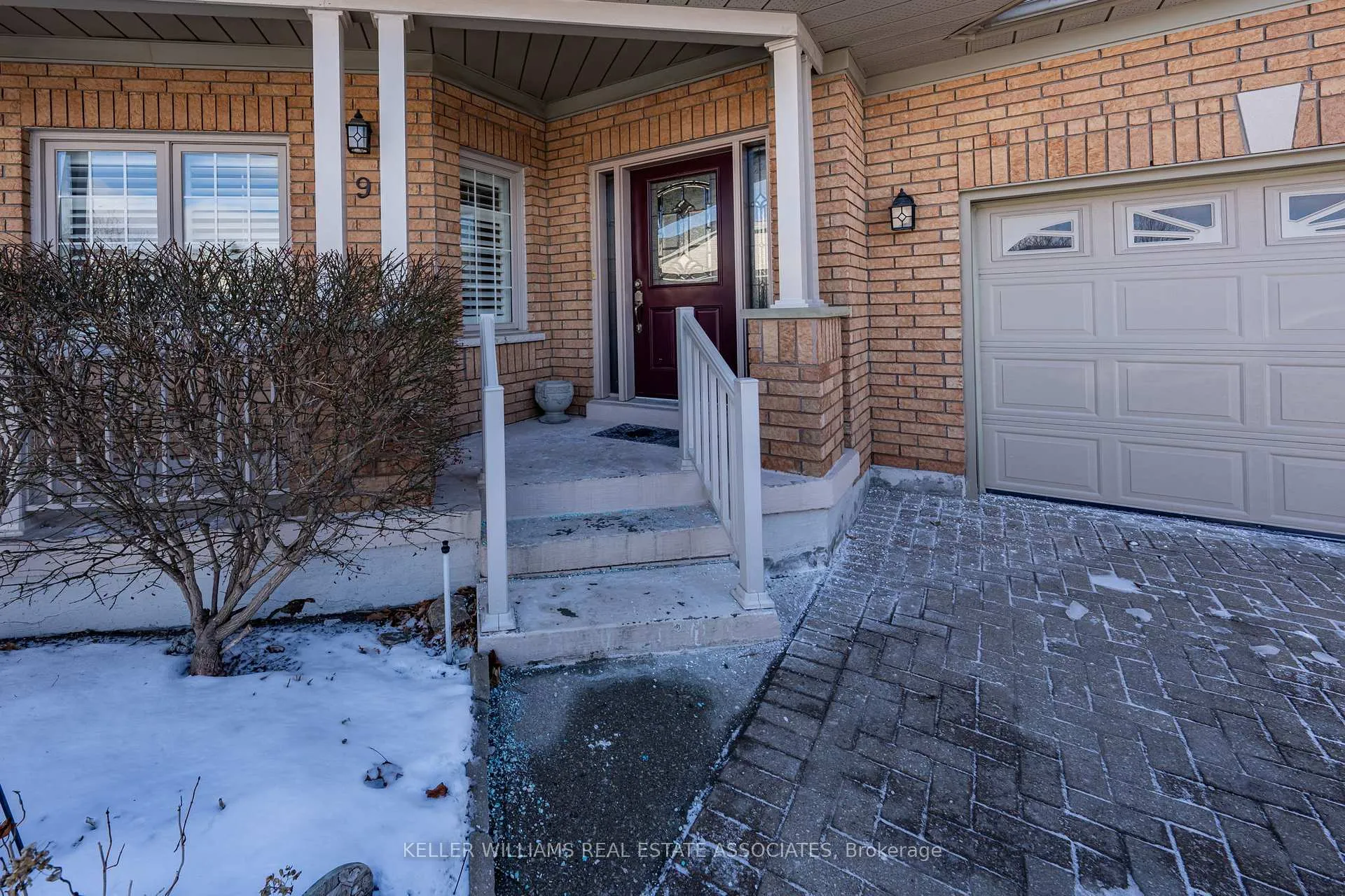 Photo 2 of 9 Wellford Gate, Brampton, Sandringham-Wellington — HOMEH