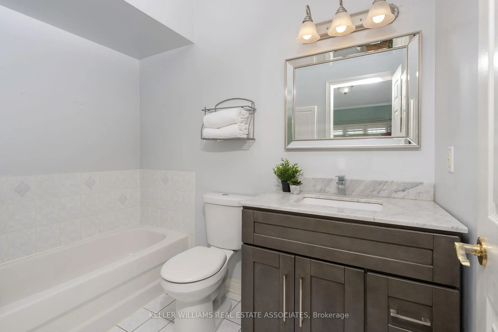 Photo 18 of 9 Wellford Gate, Brampton, Sandringham-Wellington — HOMEH