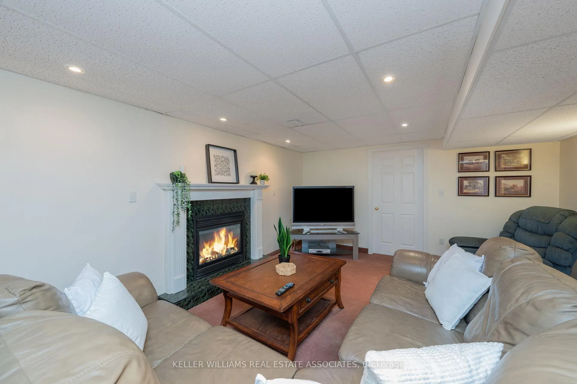 Photo 24 of 9 Wellford Gate, Brampton, Sandringham-Wellington — HOMEH