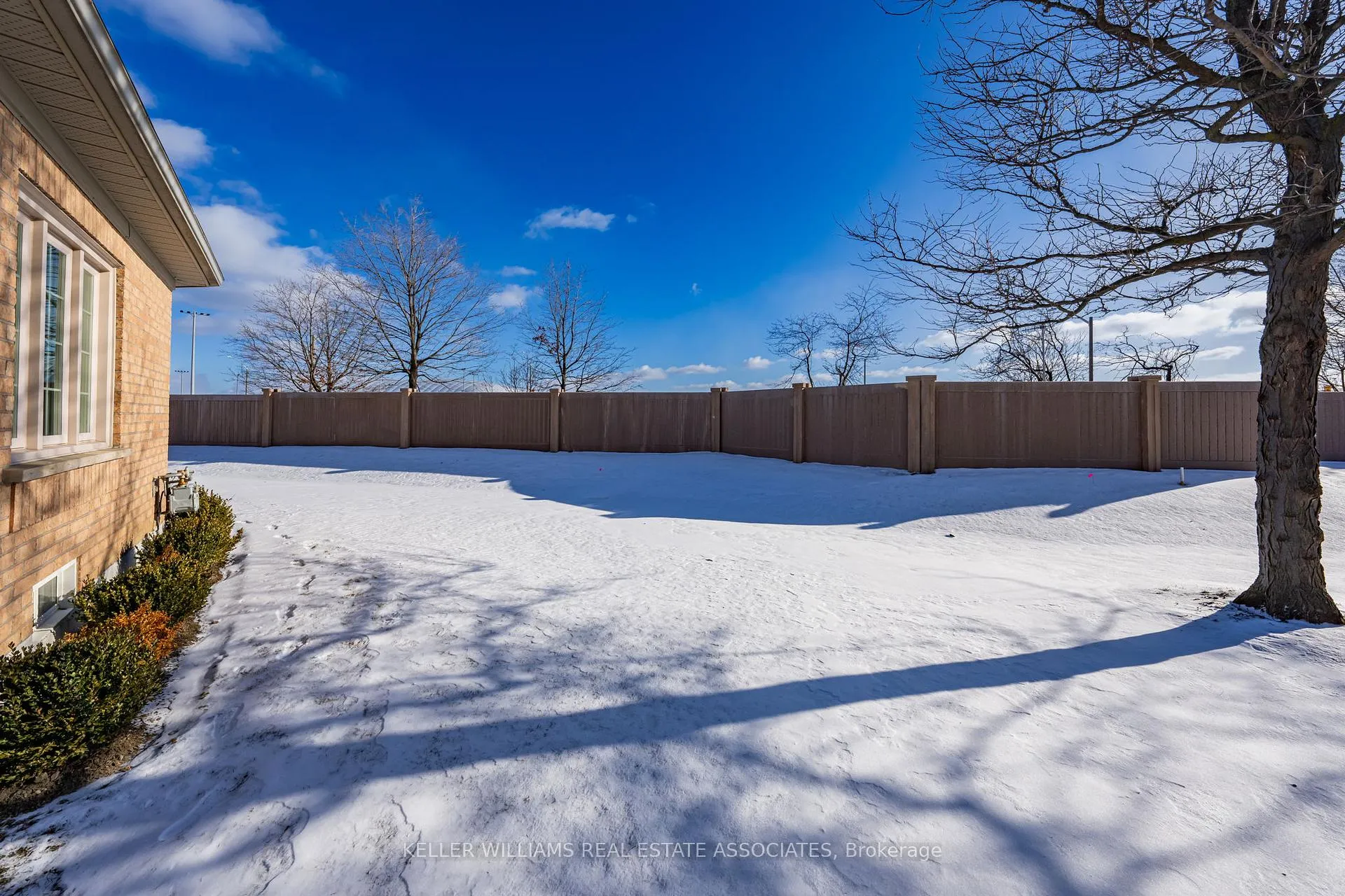 Photo 26 of 9 Wellford Gate, Brampton, Sandringham-Wellington — HOMEH