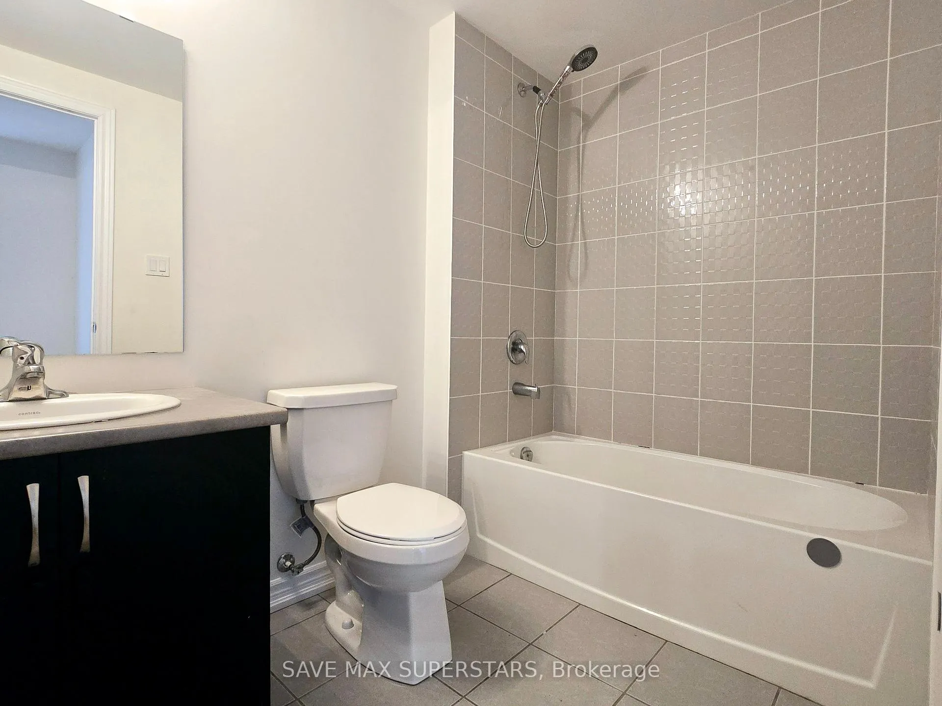 Photo 5 of Unit Lower, 11 Valleybrook Road, Barrie, Rural Barrie Southeast — HOMEH