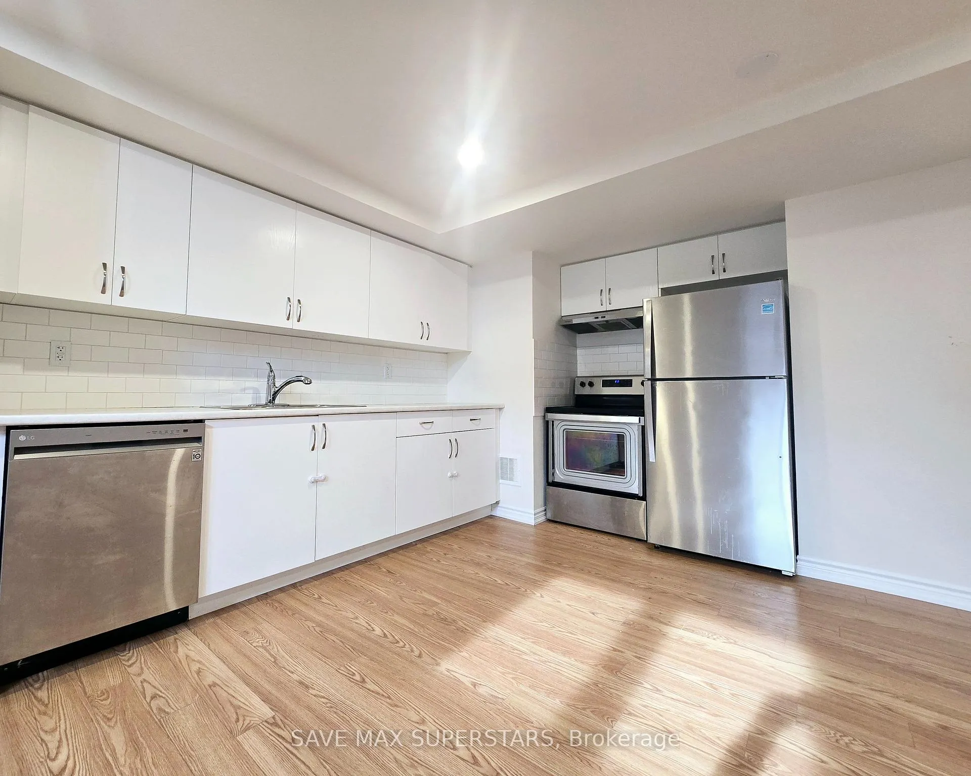 Photo 6 of Unit Lower, 11 Valleybrook Road, Barrie, Rural Barrie Southeast — HOMEH