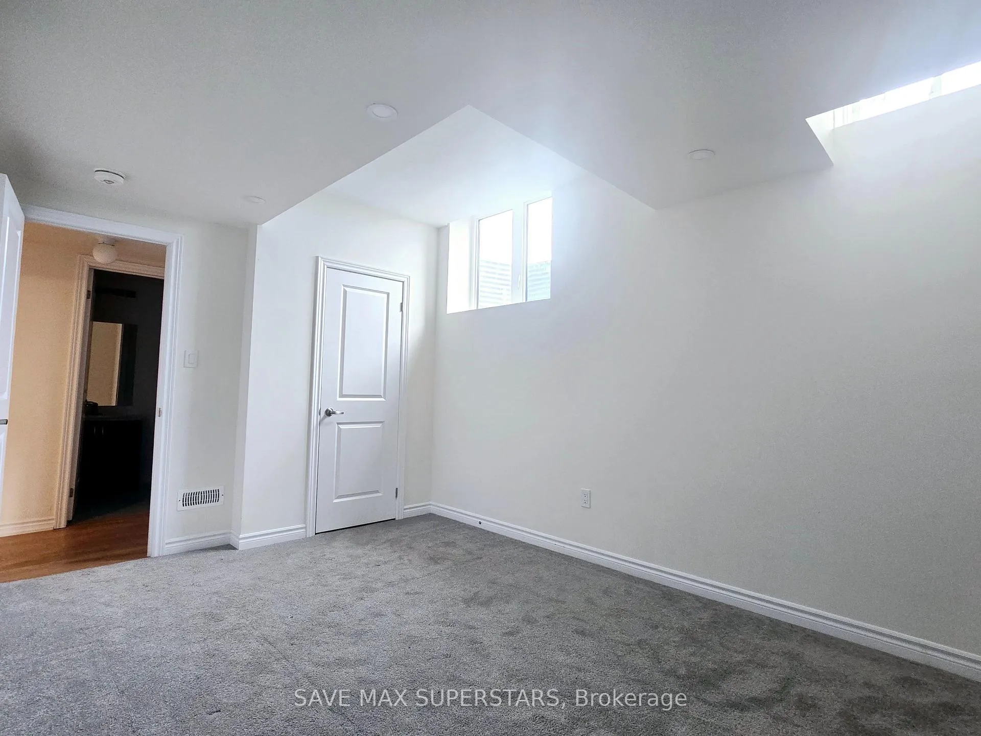 Photo 8 of Unit Lower, 11 Valleybrook Road, Barrie, Rural Barrie Southeast — HOMEH
