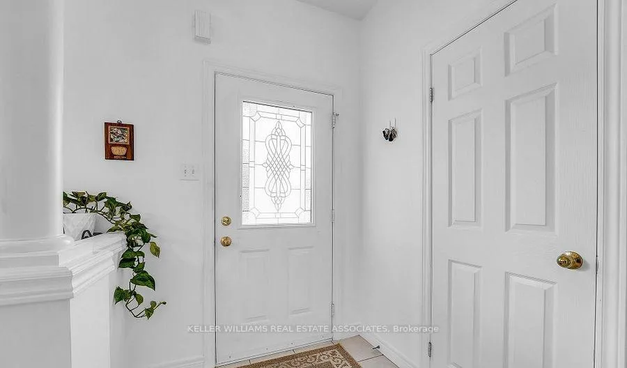 Photo 5 of 98 Southbrook Drive, Hamilton, Binbrook — HOMEH