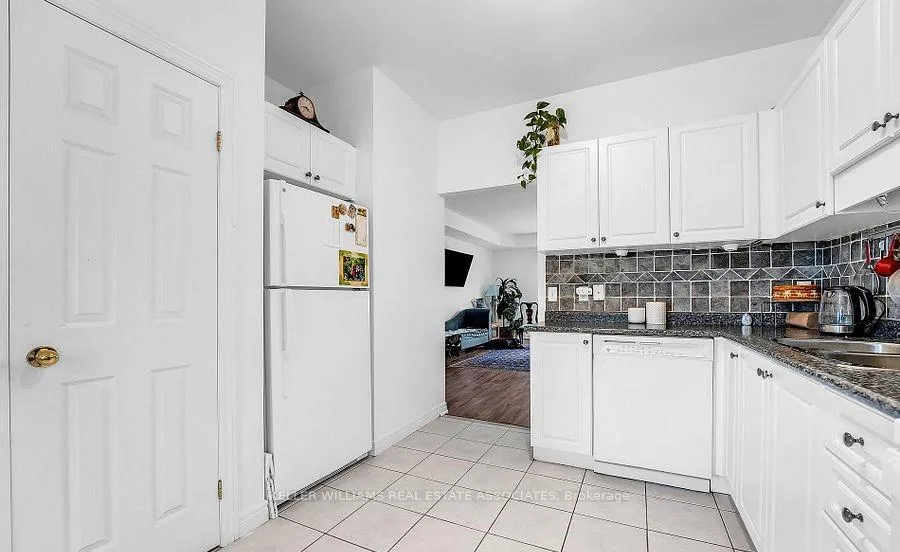 Photo 16 of 98 Southbrook Drive, Hamilton, Binbrook — HOMEH