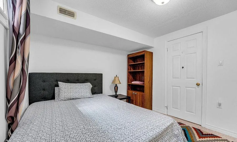 Photo 28 of 98 Southbrook Drive, Hamilton, Binbrook — HOMEH