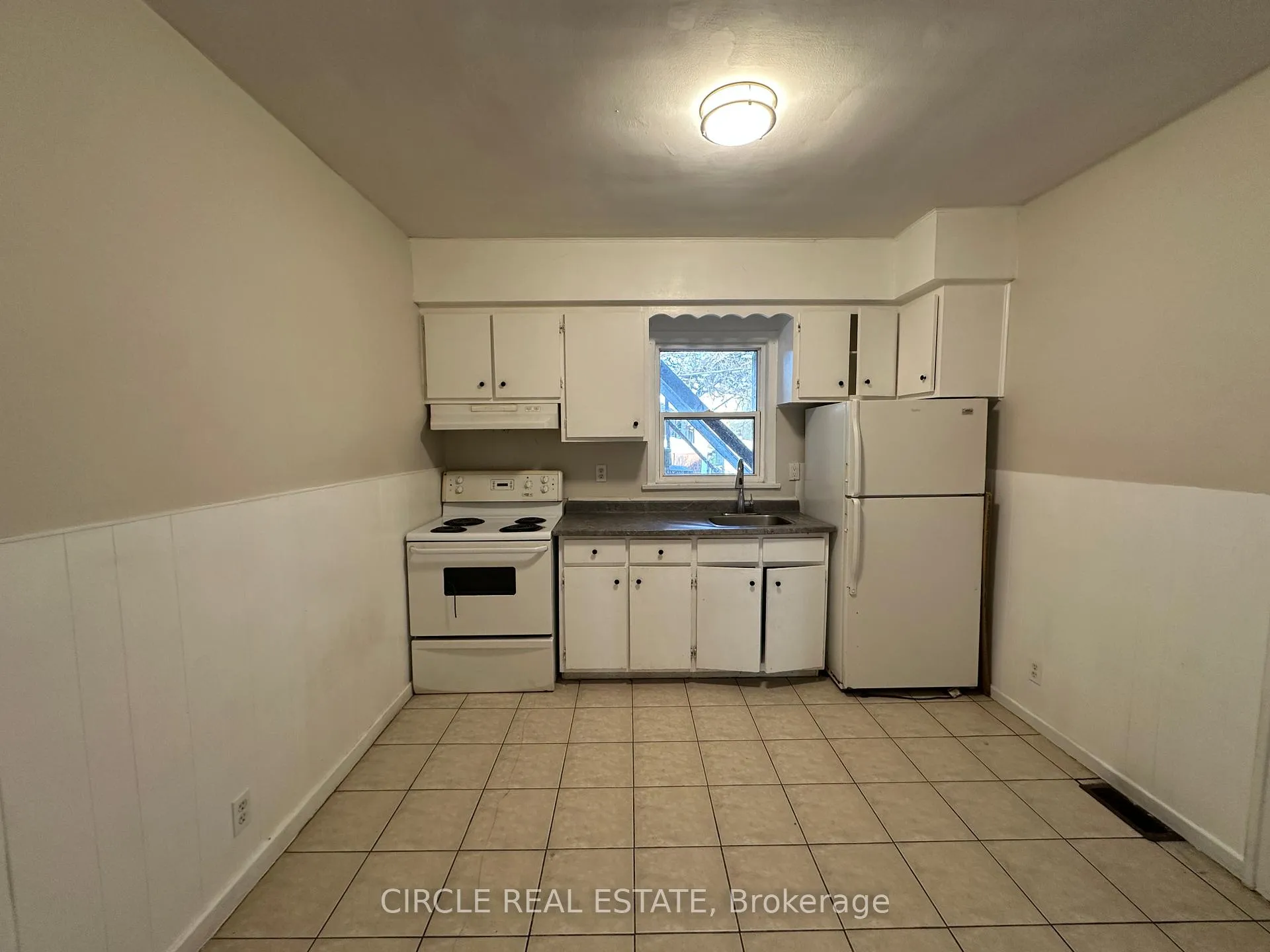 Photo 11 of 202-204 Mckay Avenue, Windsor — HOMEH
