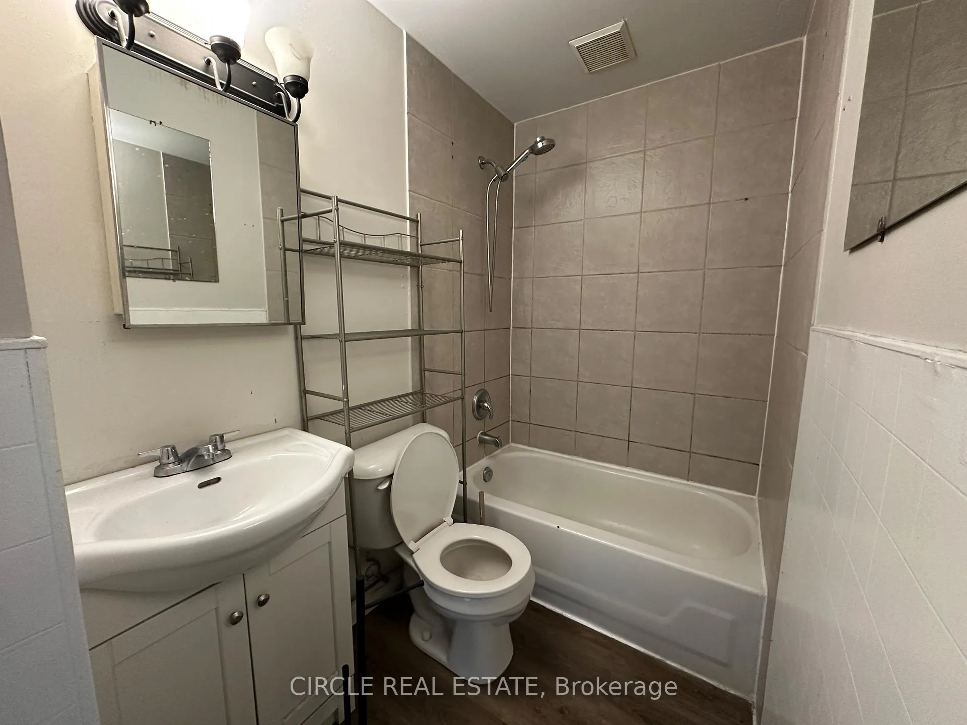 Photo 17 of 202-204 Mckay Avenue, Windsor — HOMEH