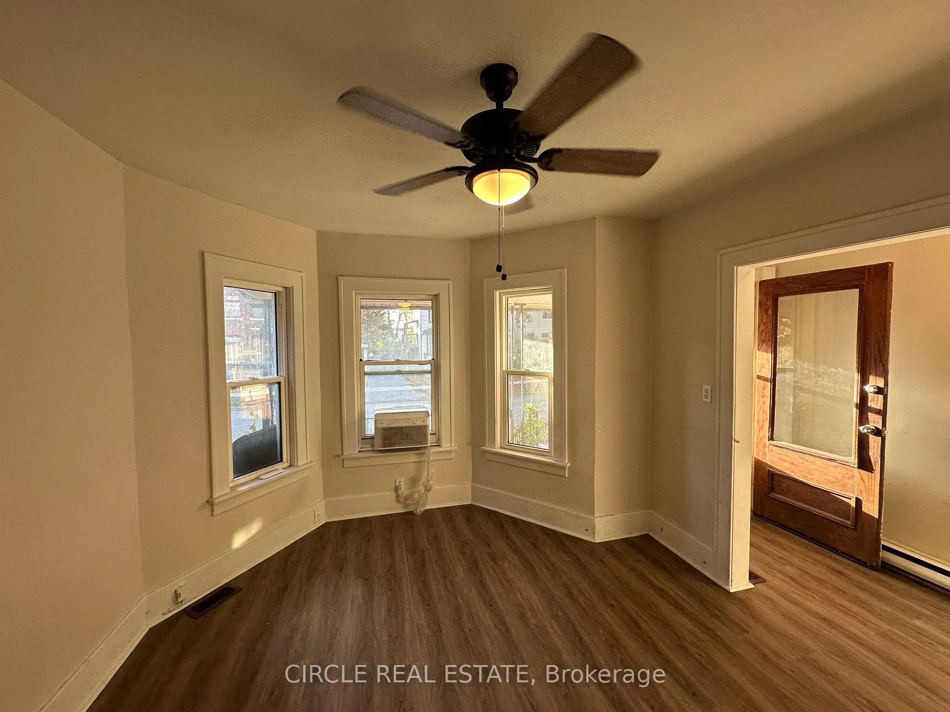 Photo 18 of 202-204 Mckay Avenue, Windsor — HOMEH