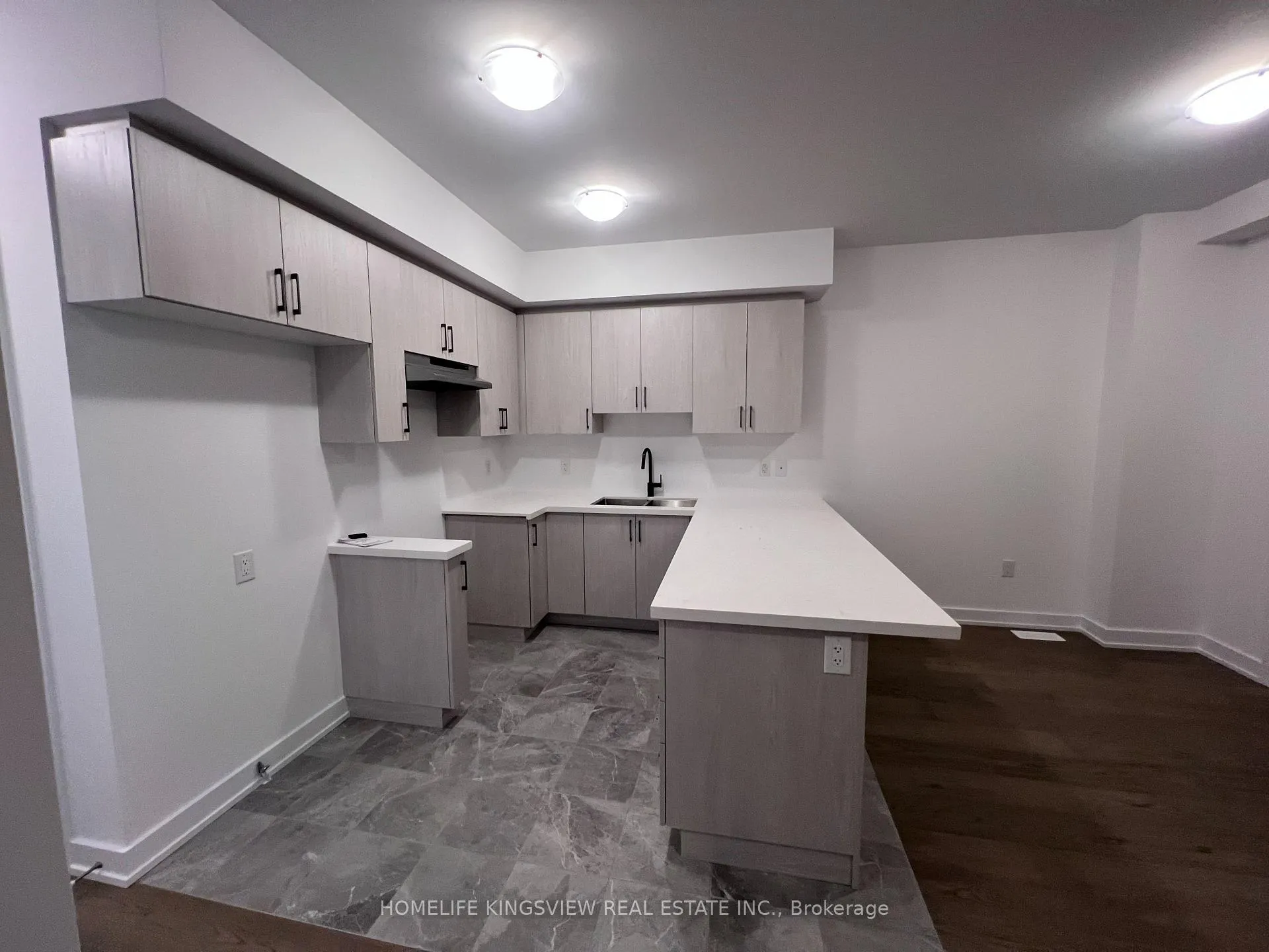 Photo 6 of 59 gateway Drive, Barrie, Rural Barrie Southeast — HOMEH
