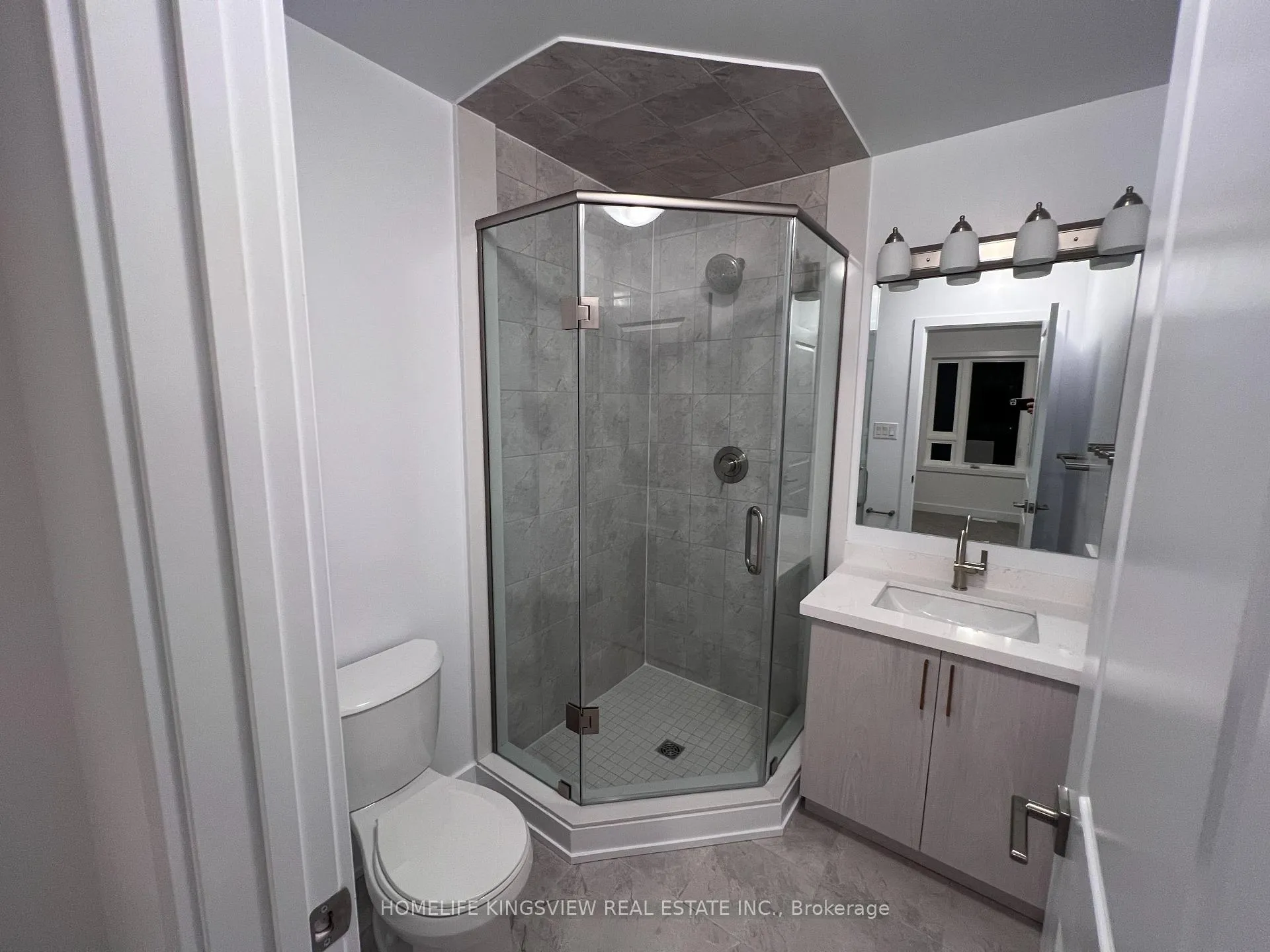 Photo 11 of 59 gateway Drive, Barrie, Rural Barrie Southeast — HOMEH