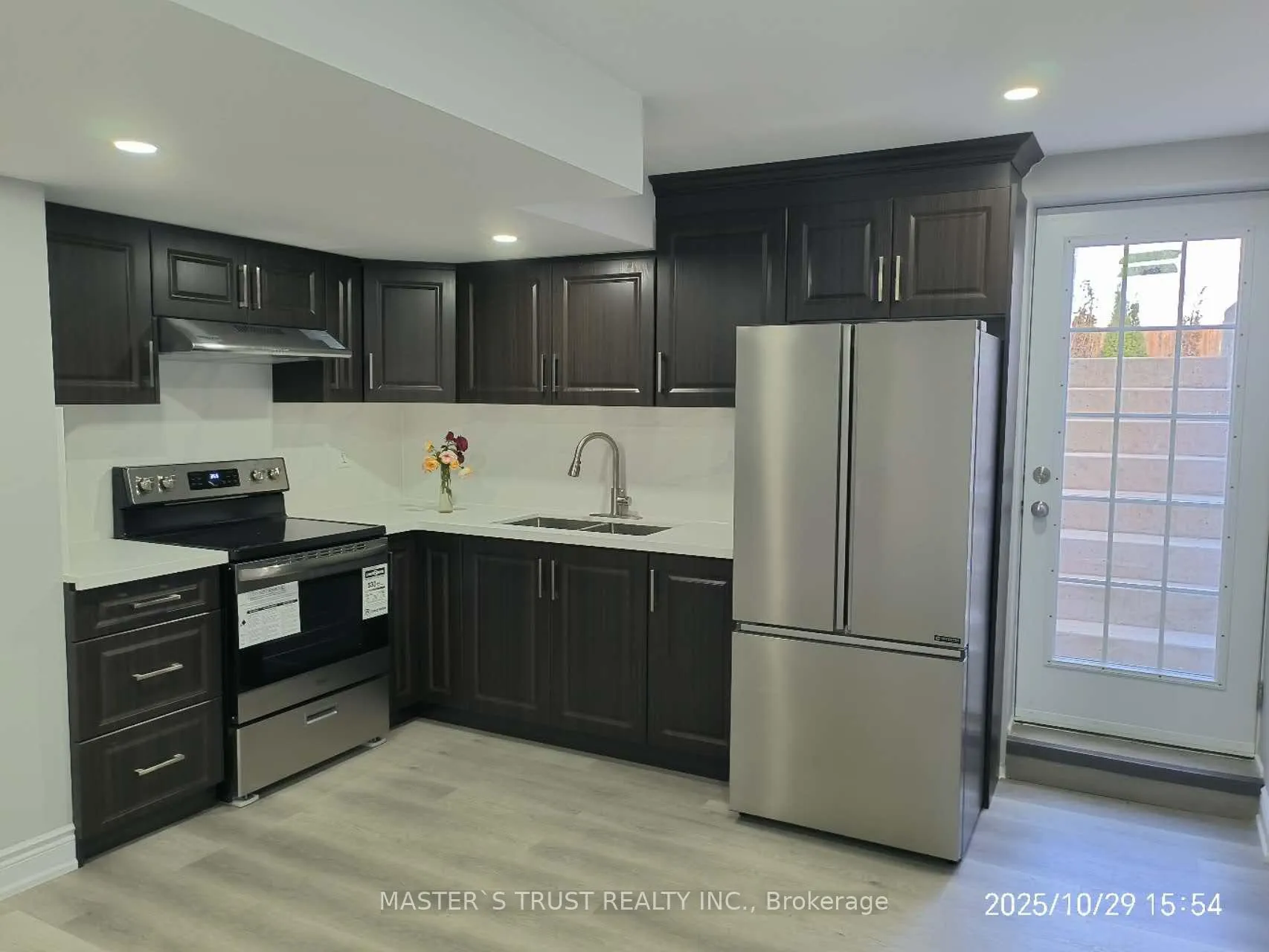 Photo 2 of 100 Kirvan Drive, Guelph, Kortright East — HOMEH