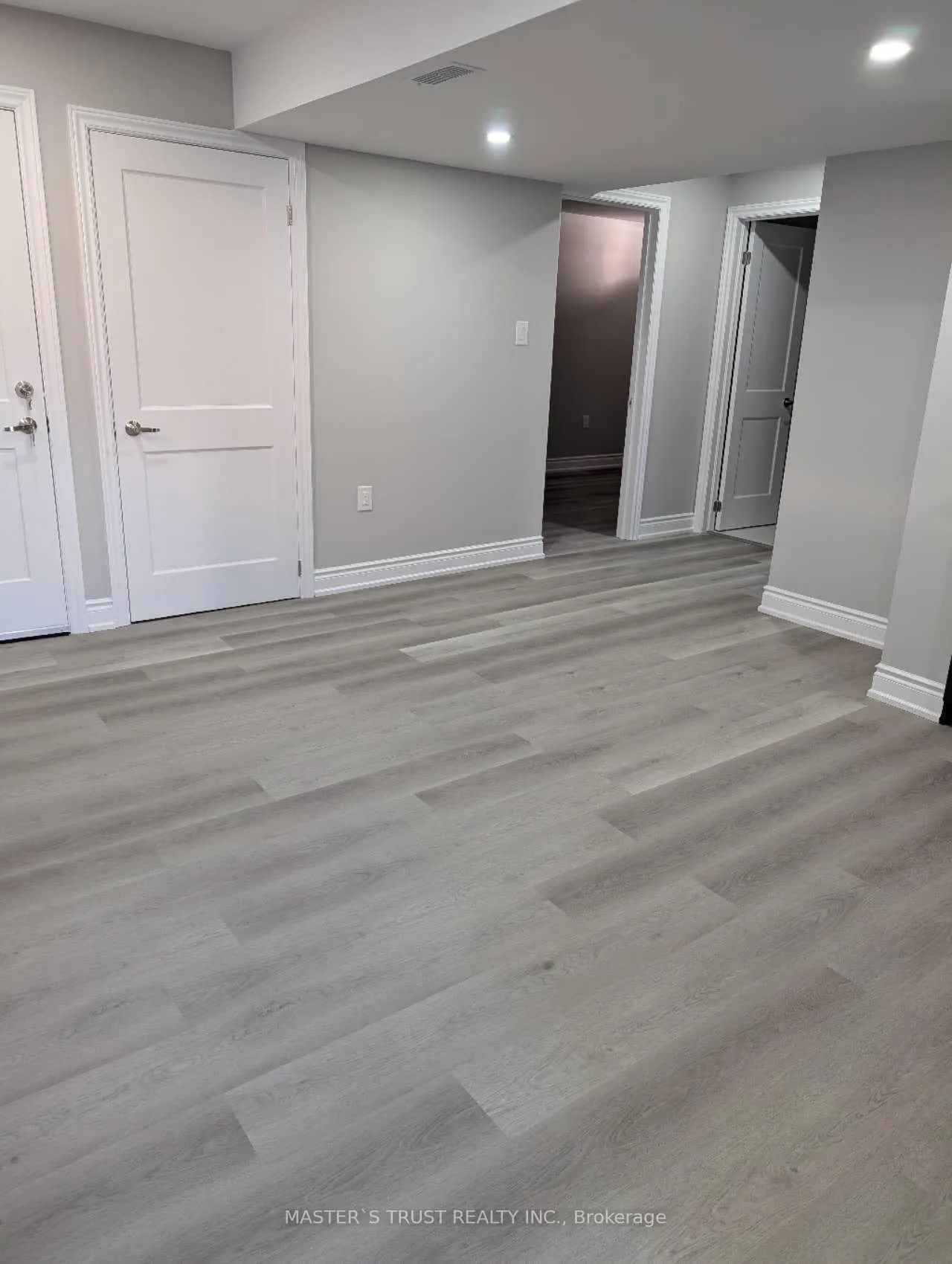 Photo 3 of 100 Kirvan Drive, Guelph, Kortright East — HOMEH