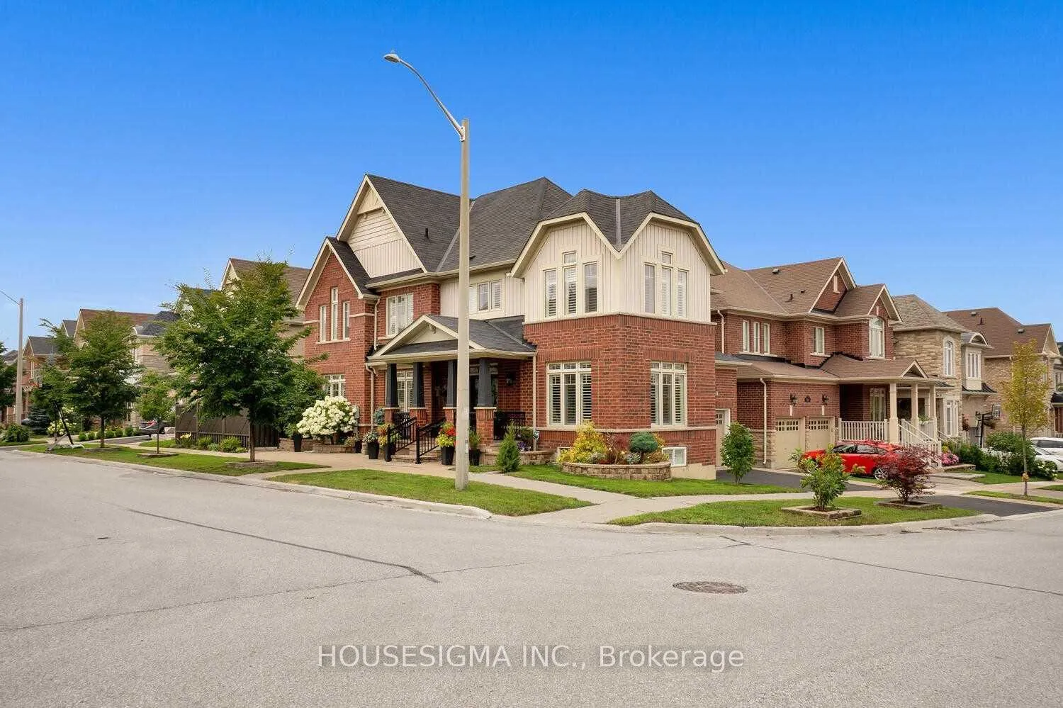 Photo 1 of Unit Lower, 48 Linacre Drive, Richmond Hill, Oak Ridges — HOMEH