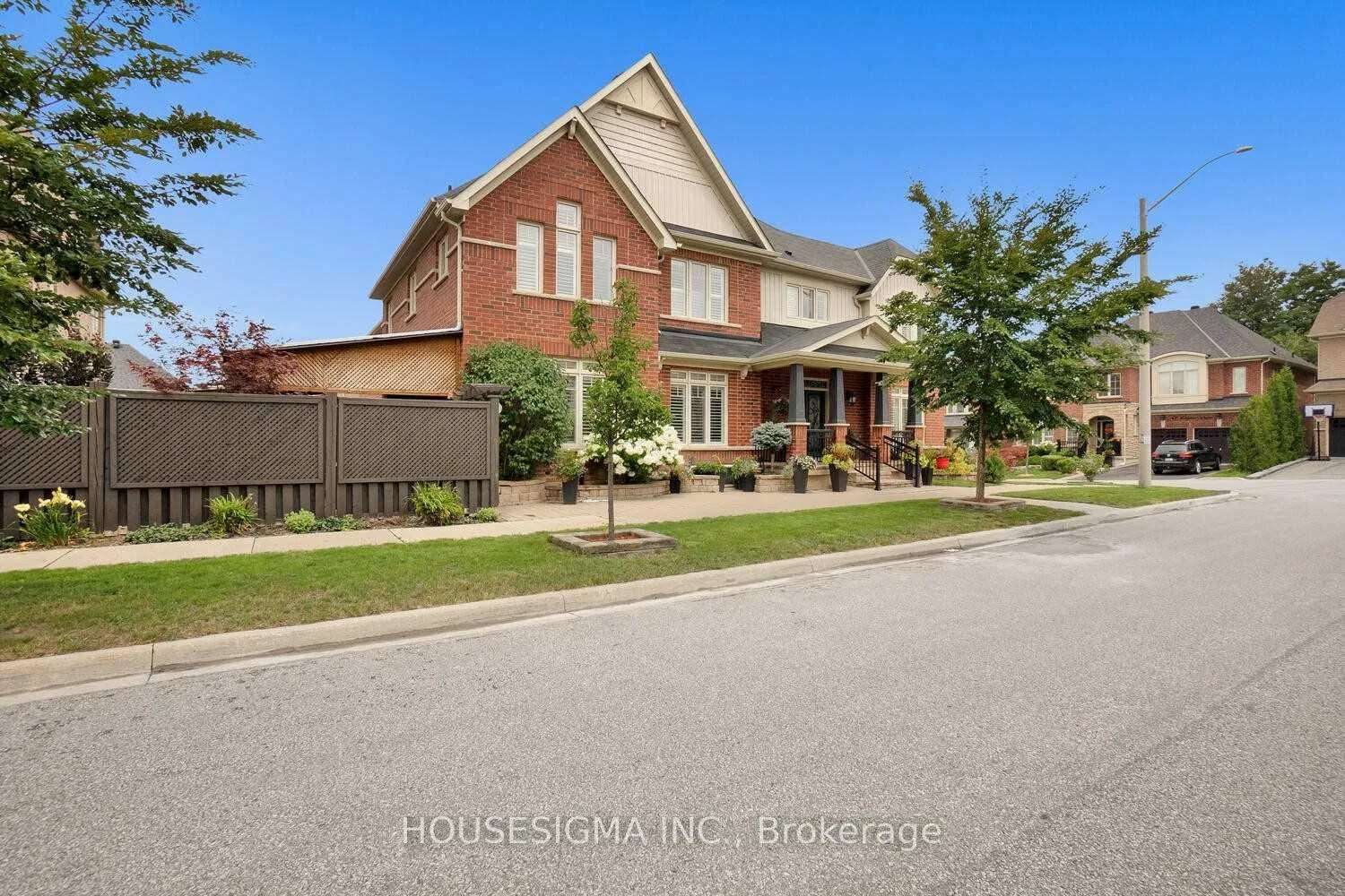 Photo 2 of Unit Lower, 48 Linacre Drive, Richmond Hill, Oak Ridges — HOMEH