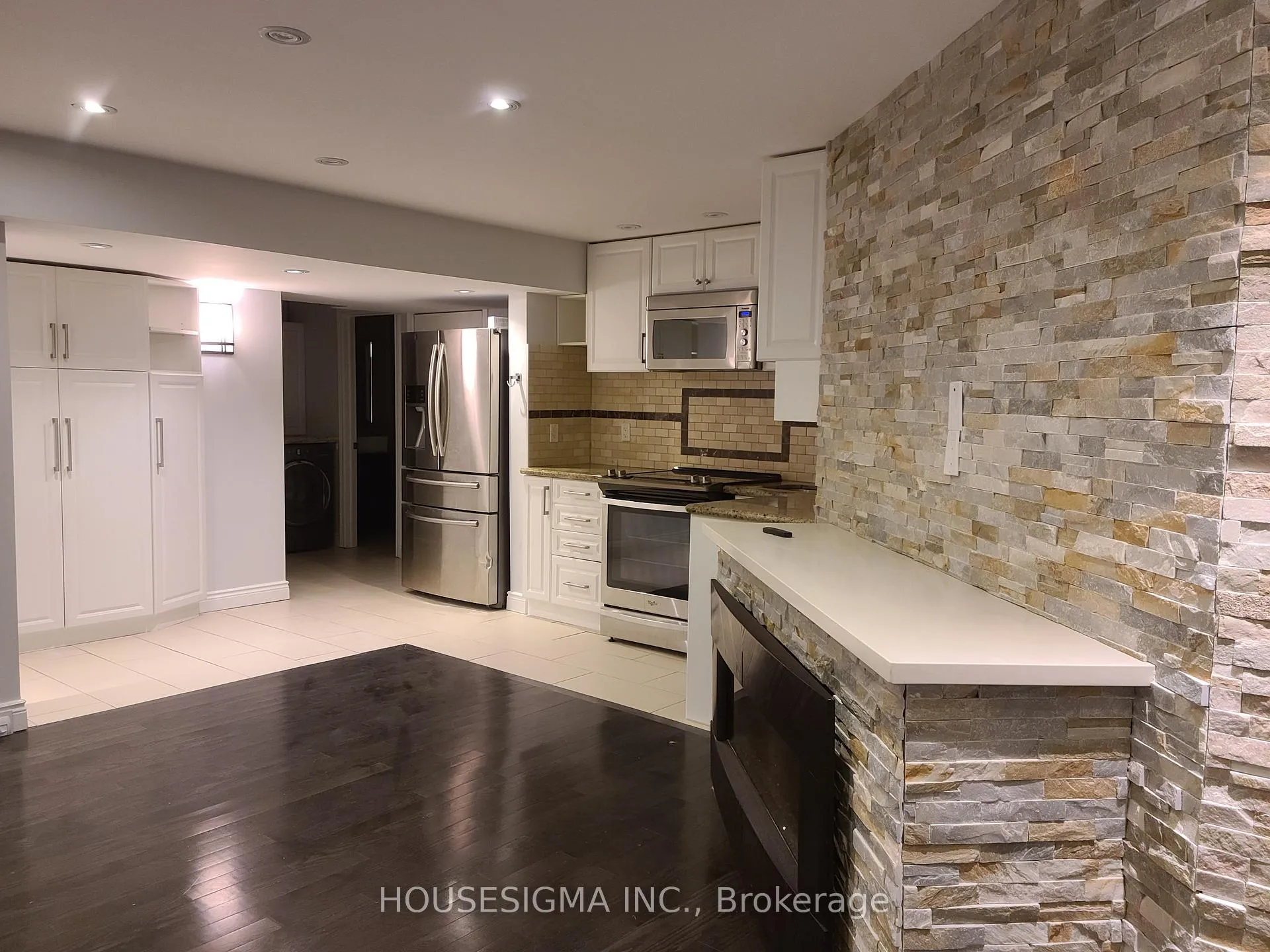 Photo 3 of Unit Lower, 48 Linacre Drive, Richmond Hill, Oak Ridges — HOMEH